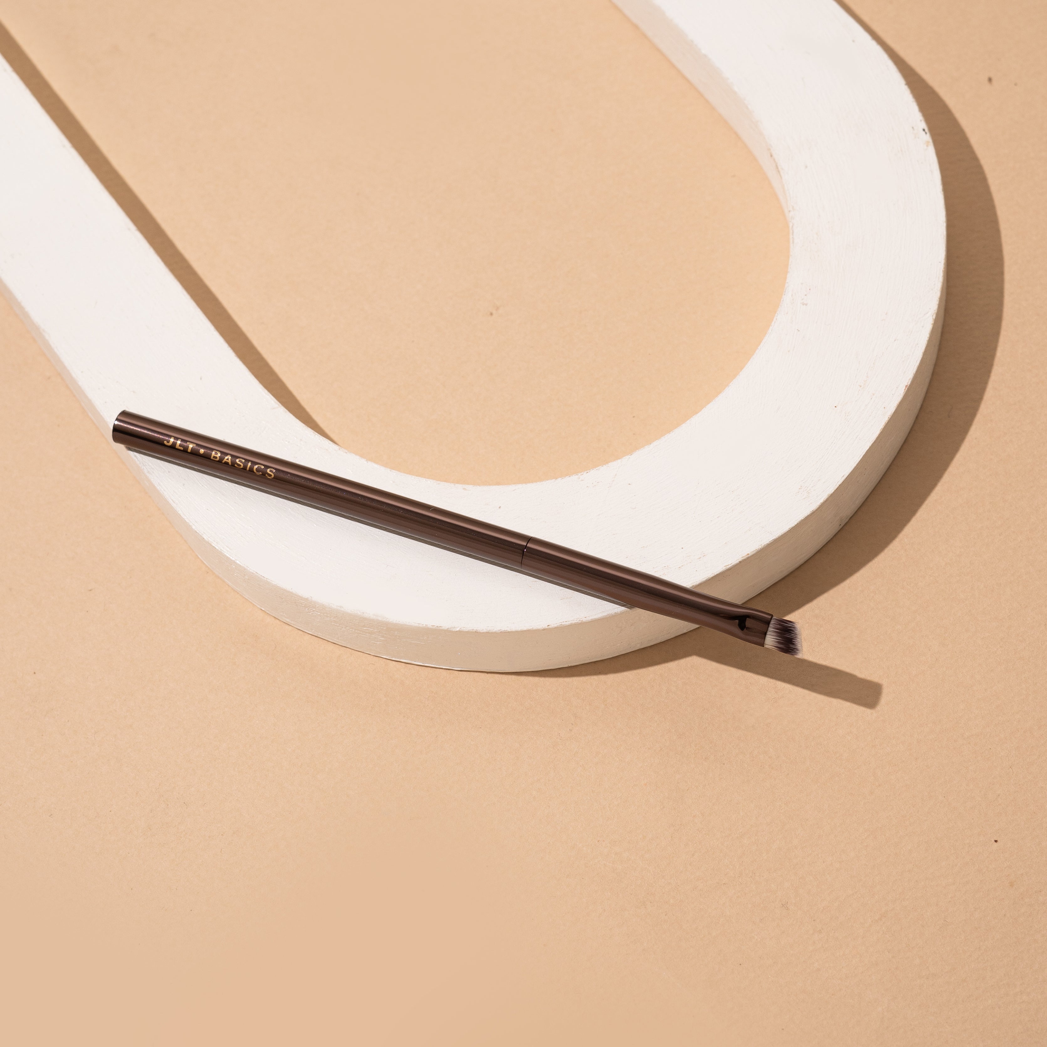 just Lil Things  Angled Liner brush JLTBASICS B0007