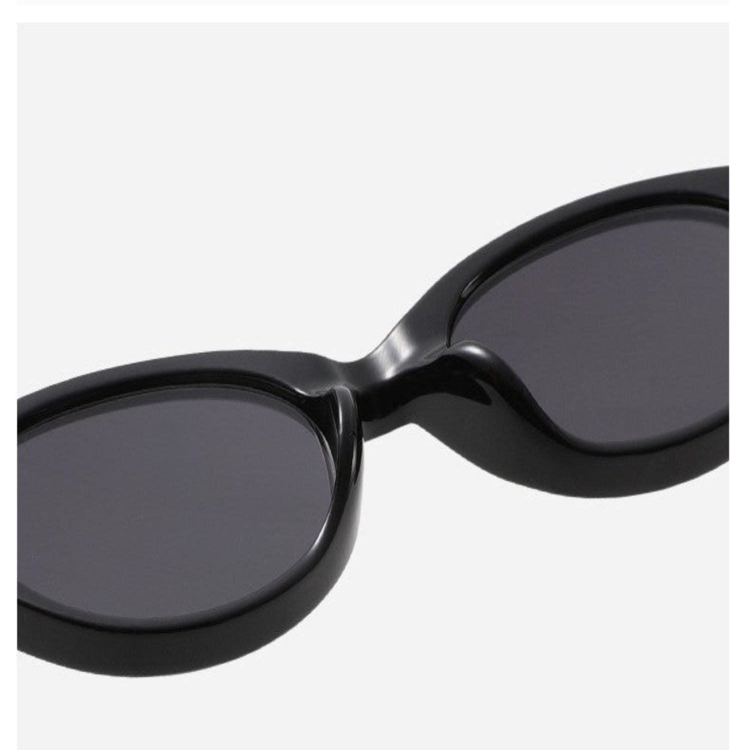 Black and Gold Oval Dual-Tone Sunglasses JLTG0221