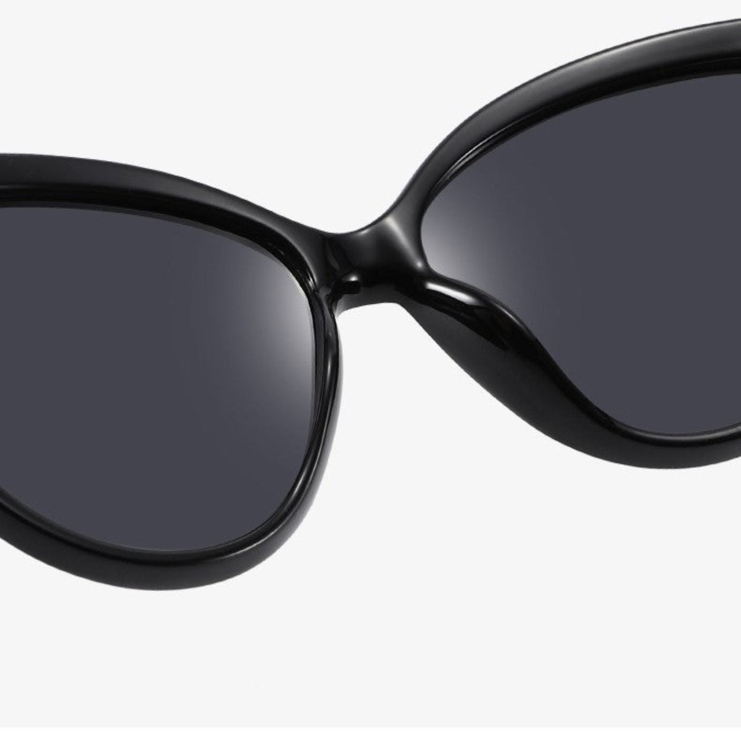 Black Cat-Eye Sunglasses With Pouch & Cloth JLTG0224