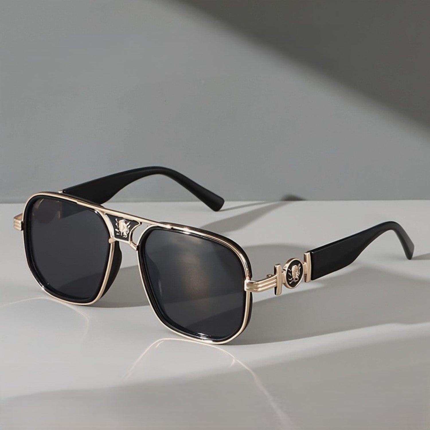Gold Black Square Sunglasses JLTG0272
