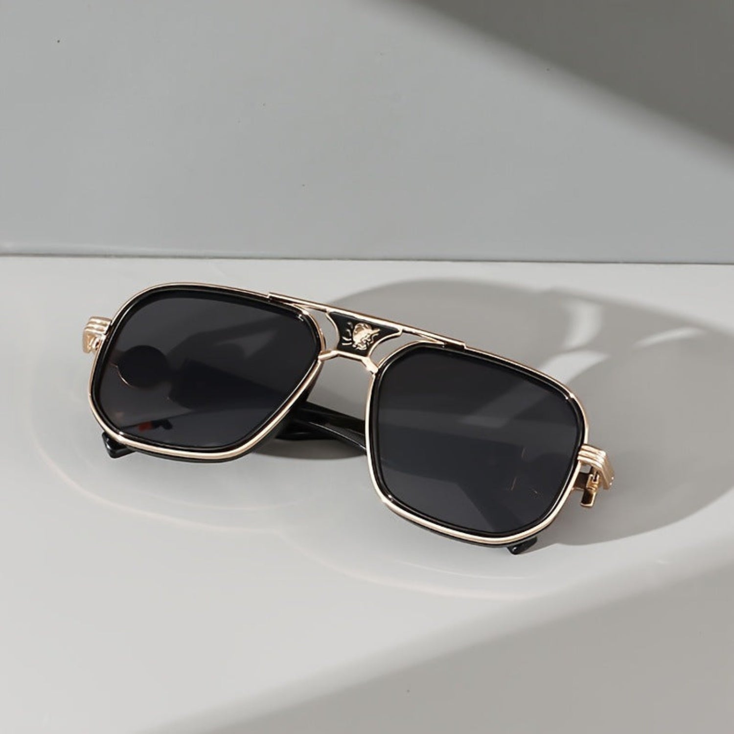 Gold Black Square Sunglasses JLTG0272