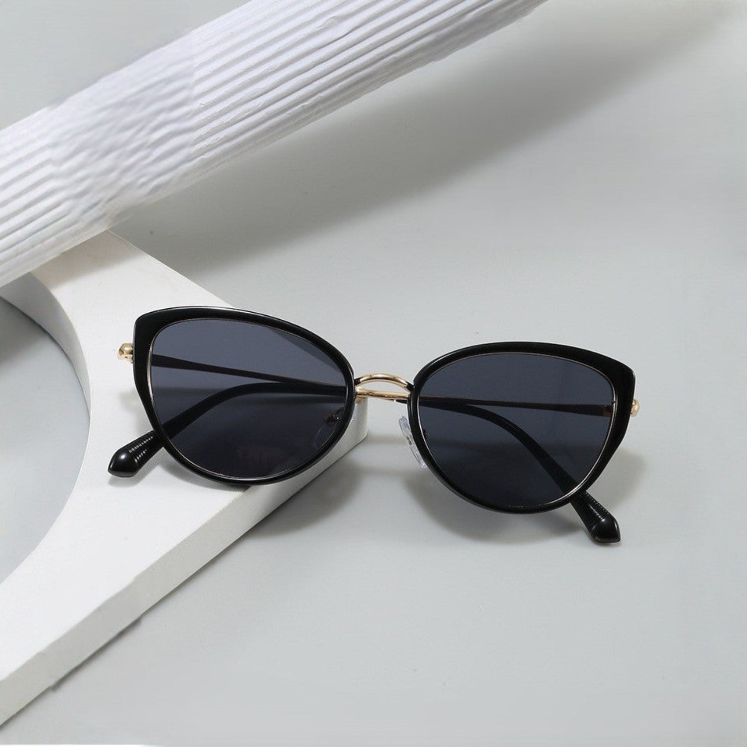 Classic Gold Black Cat Sunglasses JLTG0276
