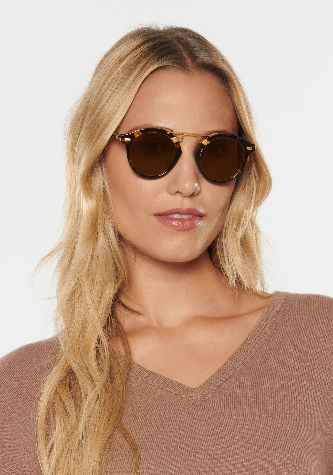 Sleek Gold Aviator Black Sunglasses JLTG0343