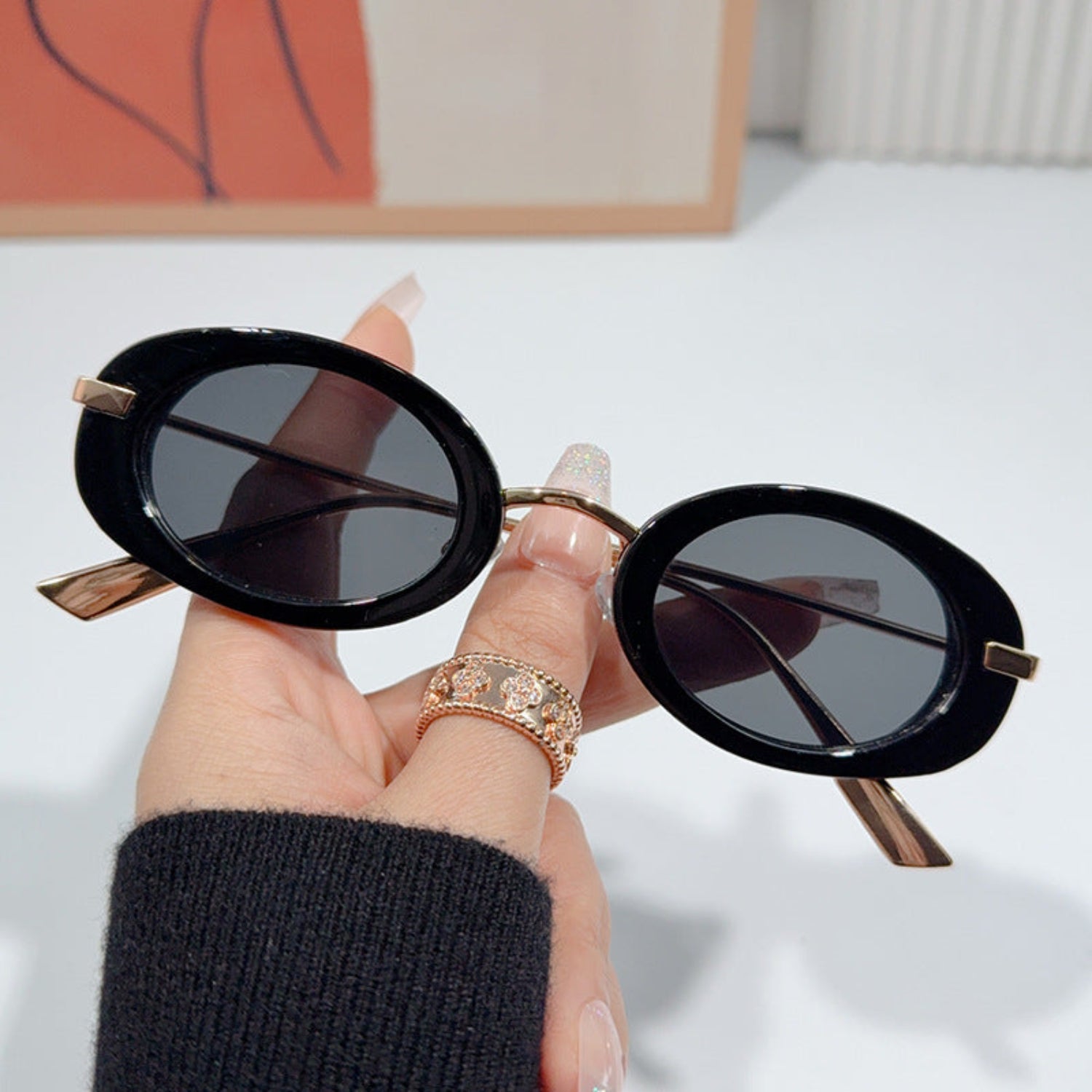 Gold Bridge Black Oval Sunglasses JLTG0347