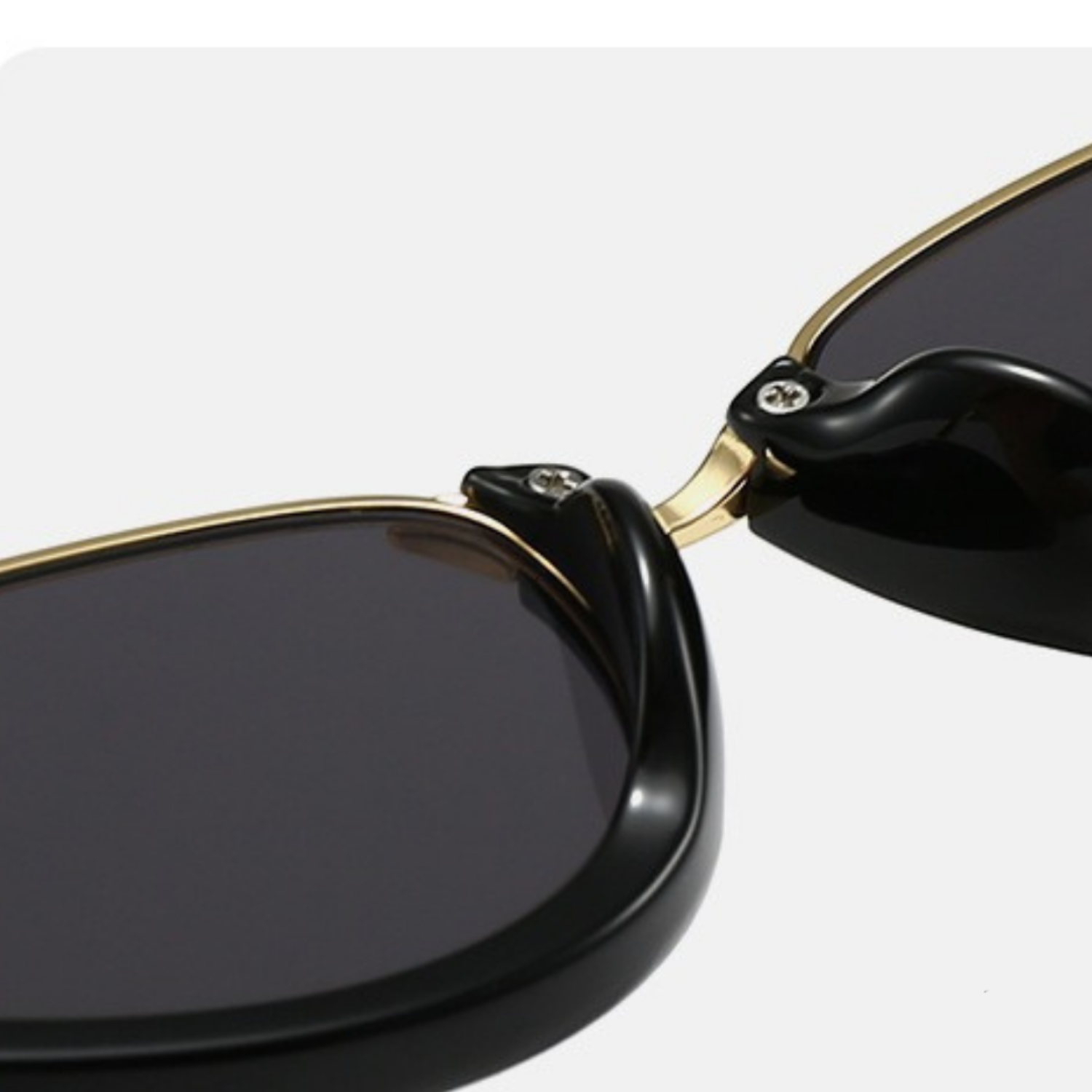 Gold Bridge Black Cat-Eye Sunglasses JLTG0367