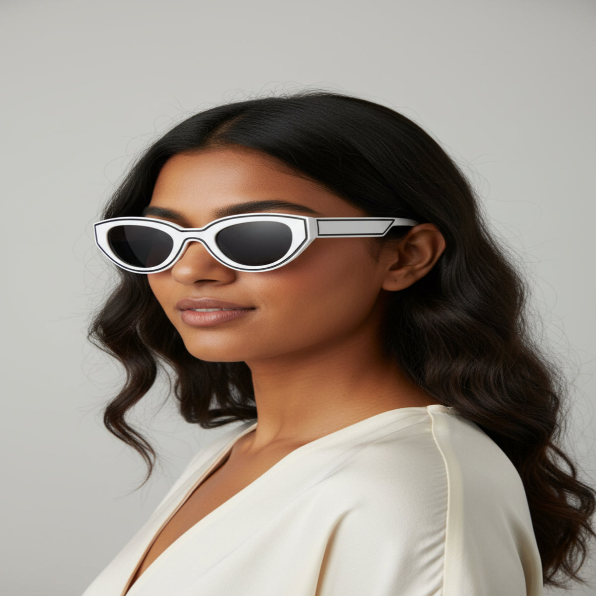Trendy White Oval Sunglasses JLTG0418