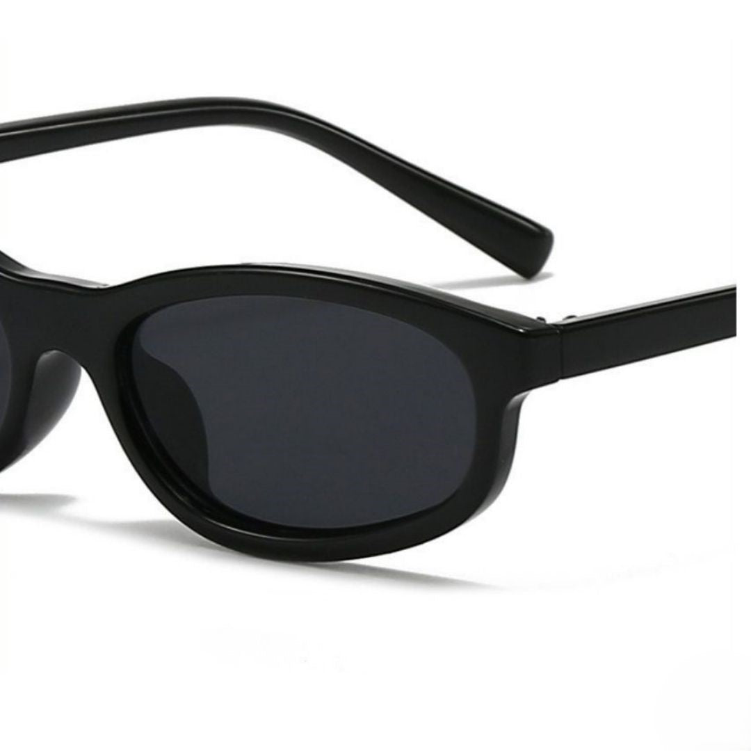 Chic Black Oval Sunglasses JLTG0426