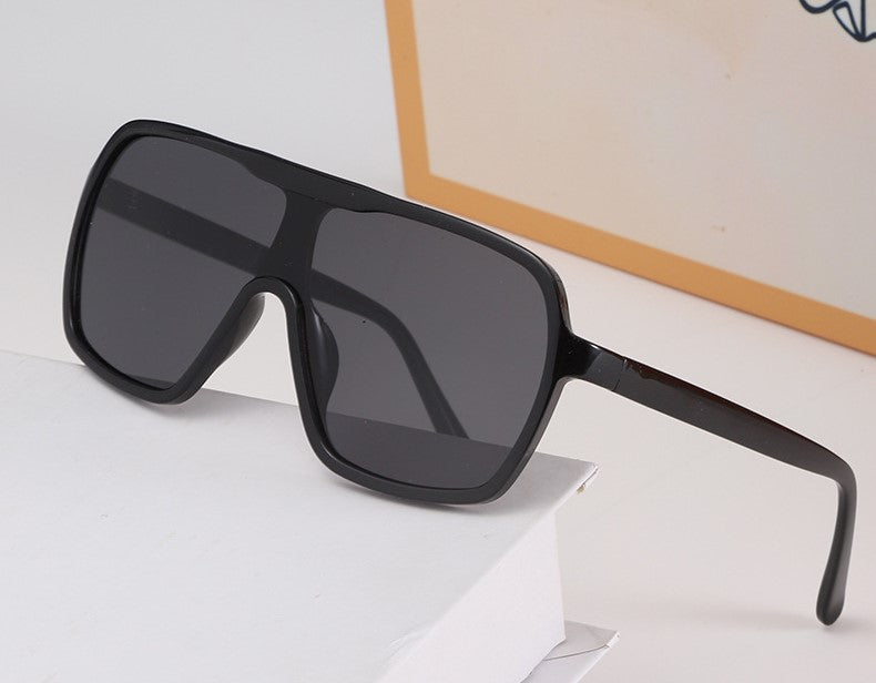 Oversized Black Flat Top Sunglasses JLTG0457