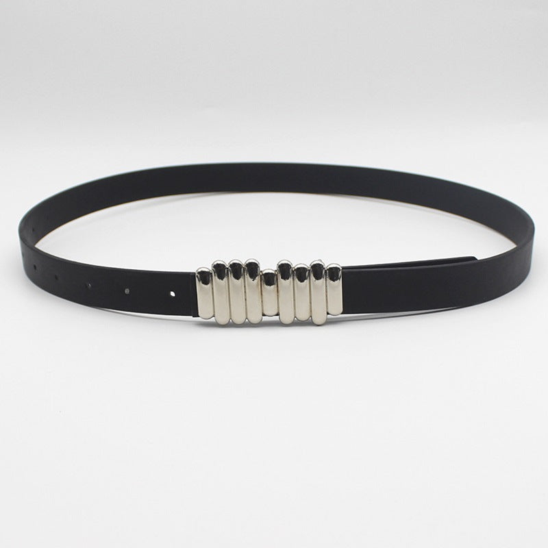 Retro-style metal buckle that can be worn with coats, suits, sweaters, shirts, and skirts