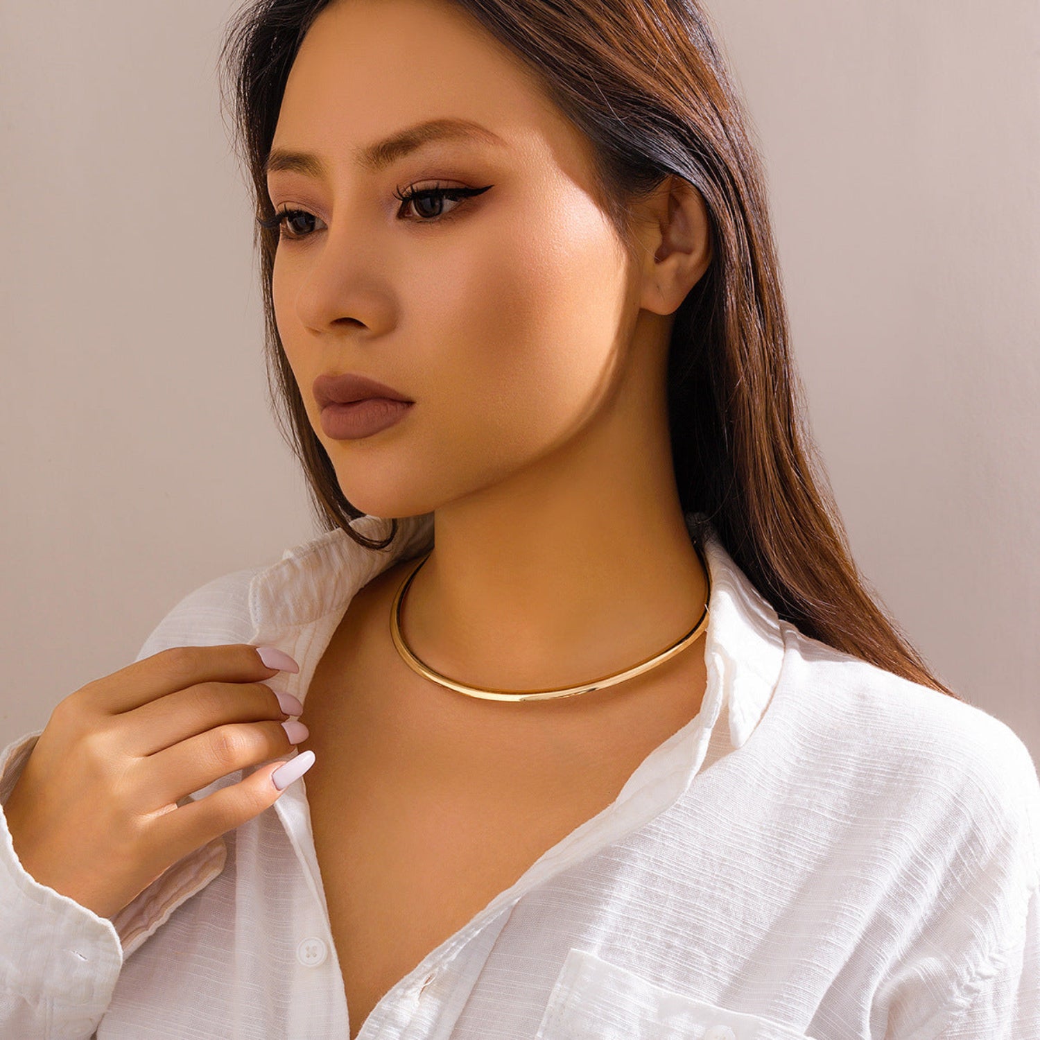just-lil-things-artificial-Sleek minimalist Curve chocker-necklace-jltn0845