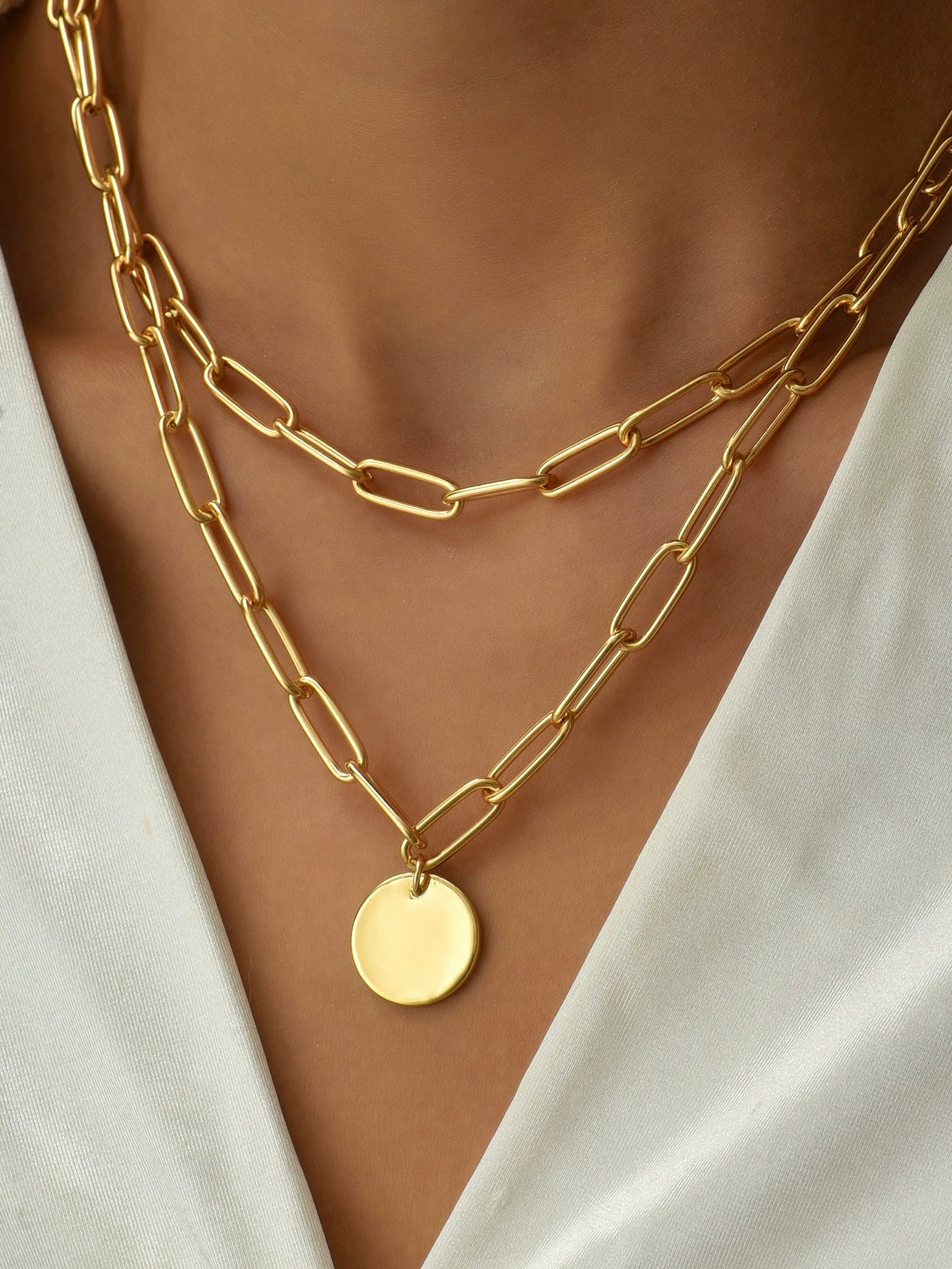 Minimalist Gold Chain Necklace with Stylish Coin Charm JLTN1346