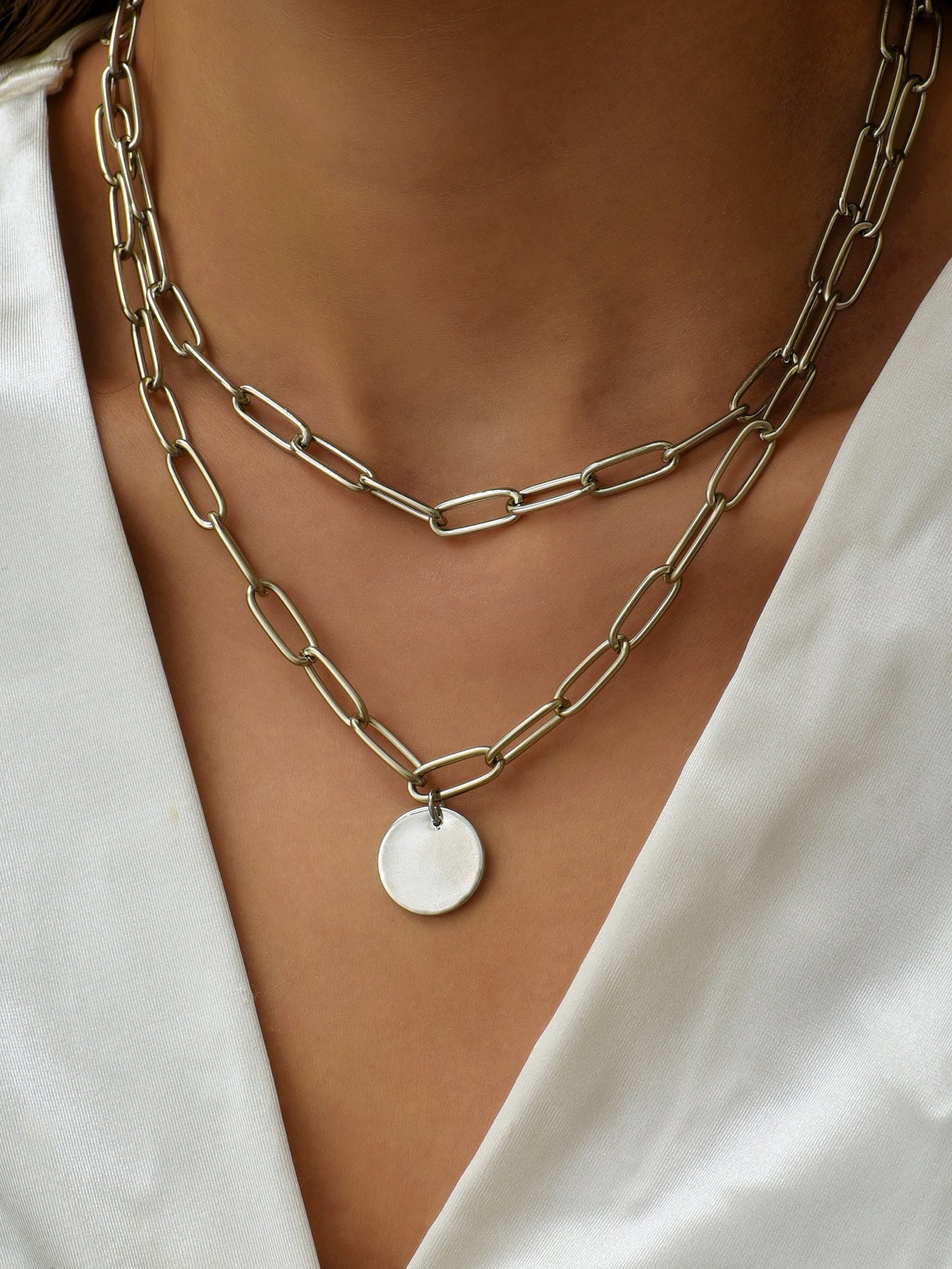 Minimalist Silver Chain Necklace with Stylish Coin Charm JLTN1347