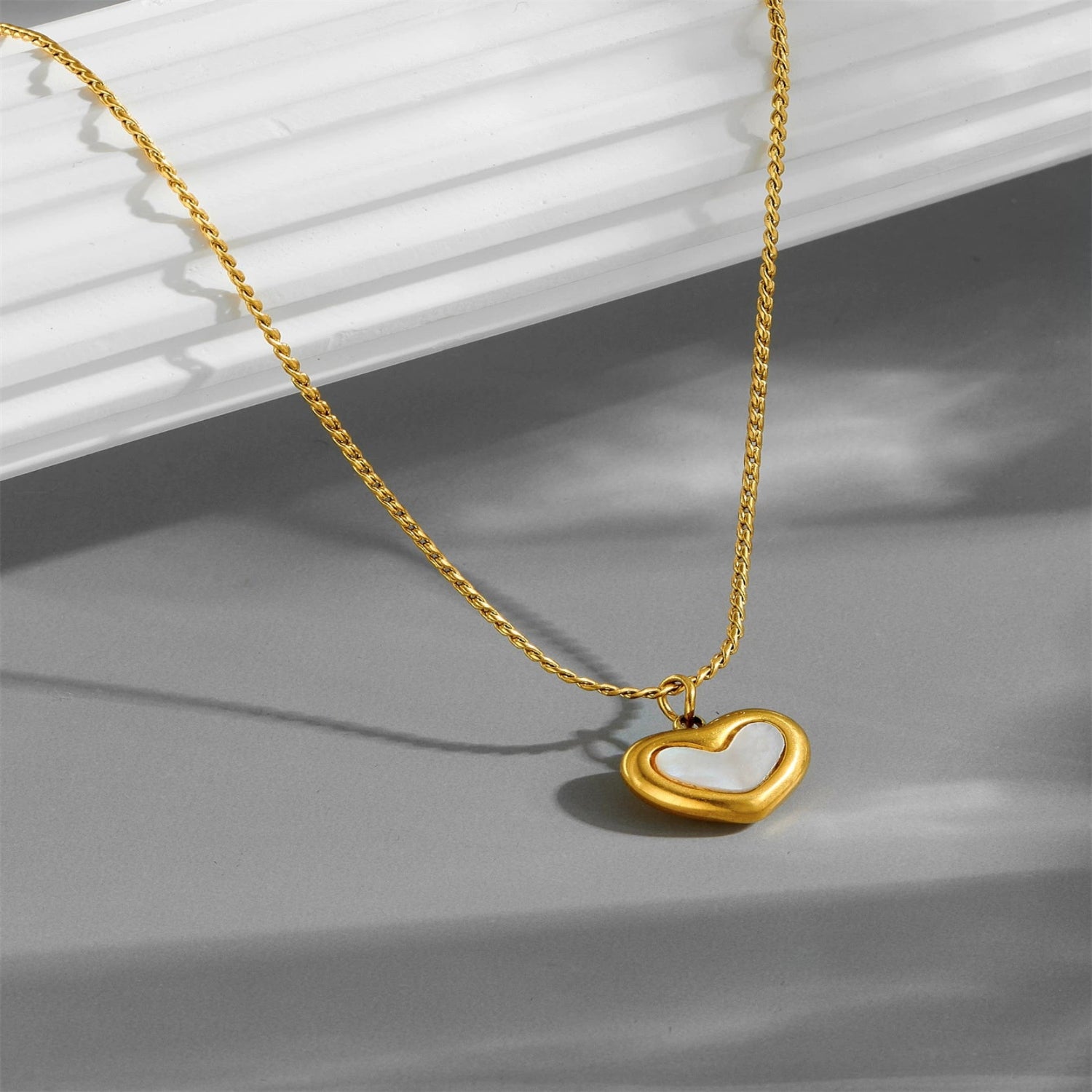 Gold Heart Shell Inlay Necklace JLTN1730