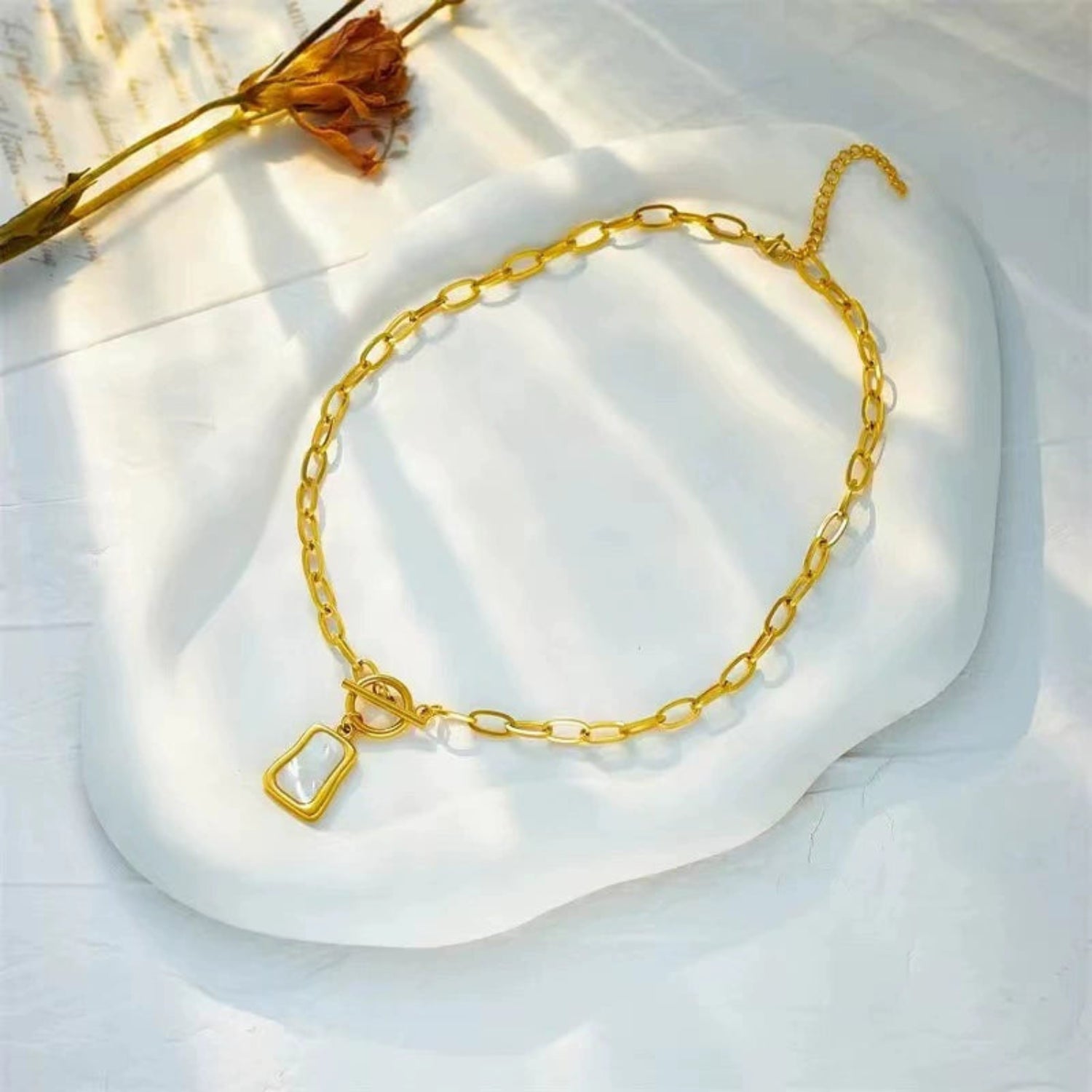 Gold Rectangle Shell Toggle Necklace JLTN1737