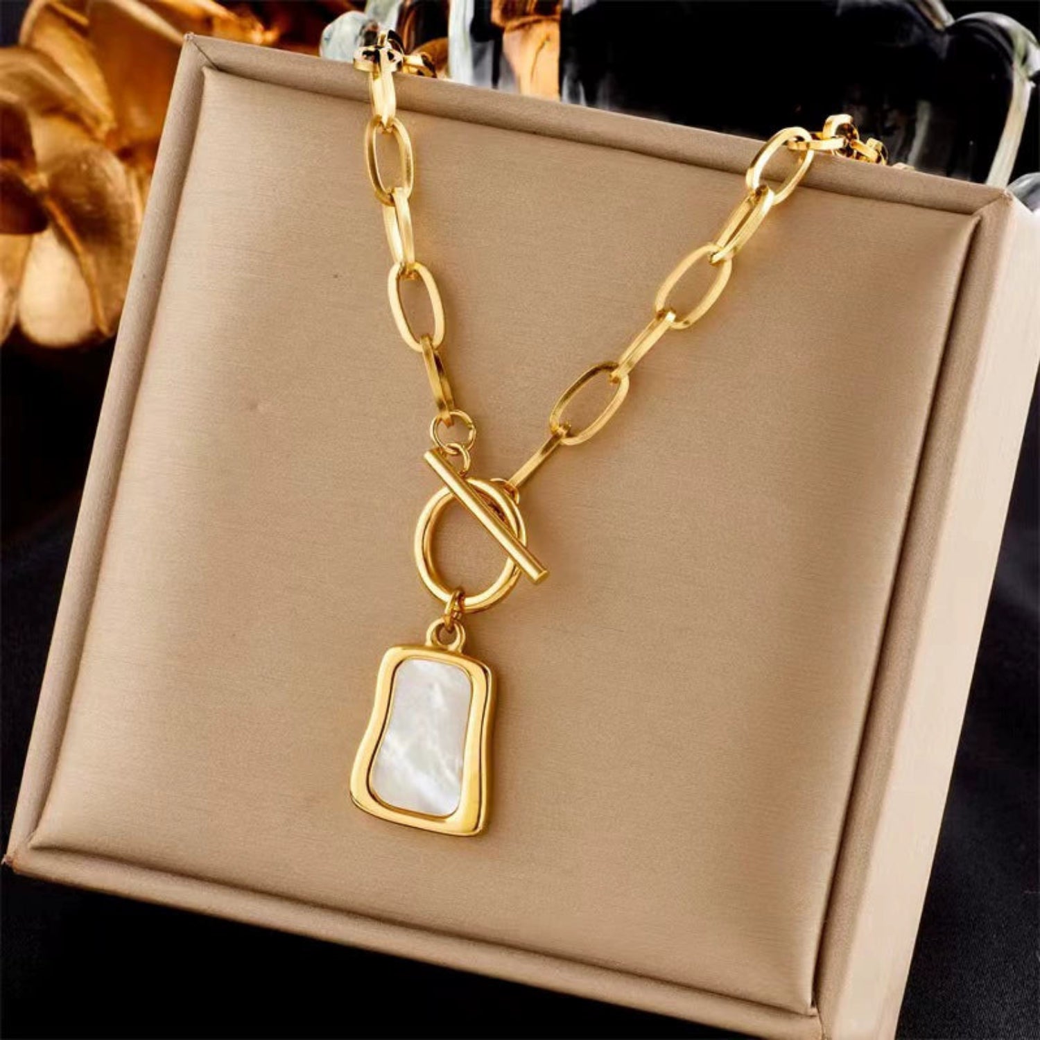 Gold Rectangle Shell Toggle Necklace JLTN1737
