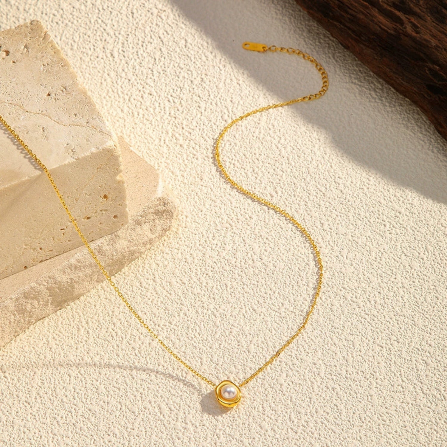 Gold Framed Pearl Solitaire 18k Gold Plated Necklace JLTN1756