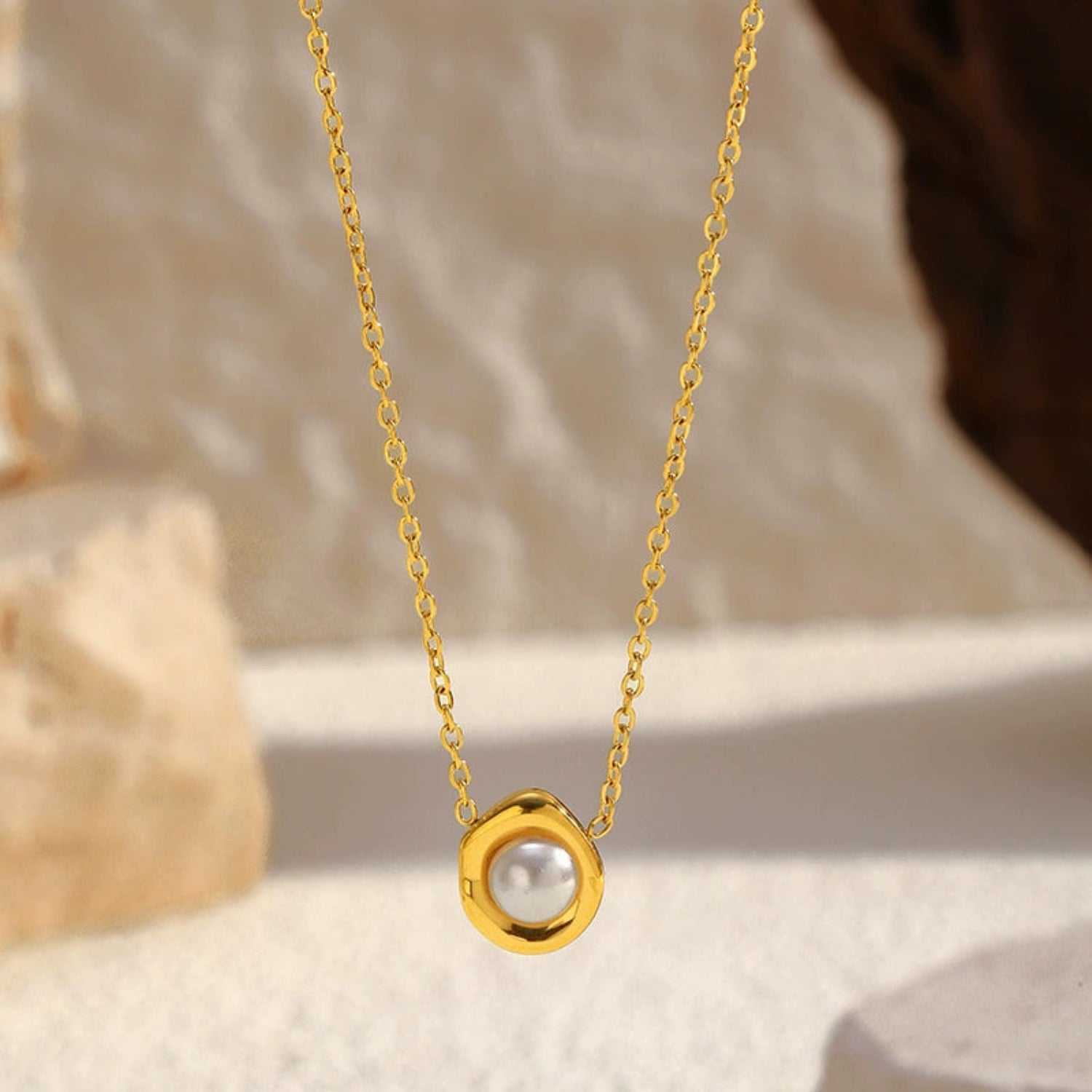 Gold Framed Pearl Solitaire 18k Gold Plated Necklace JLTN1756