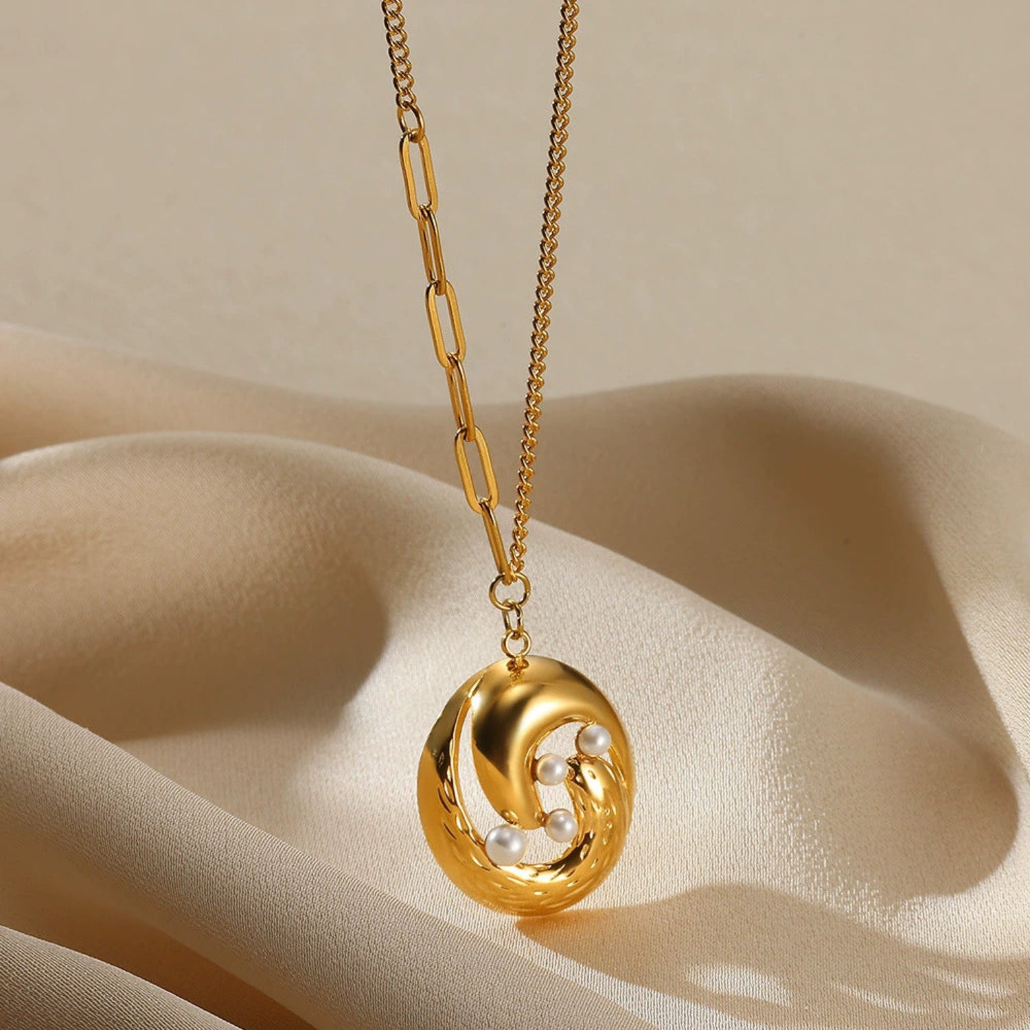 Gold Textured Orb Necklace JLTN1790