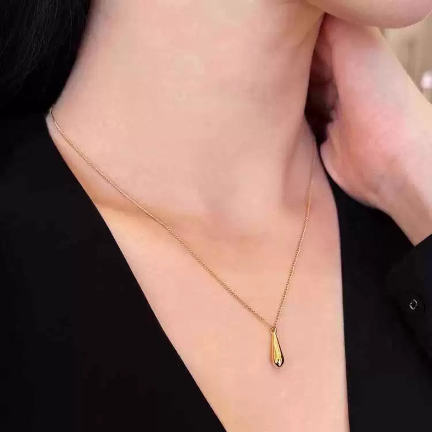 Gold Teardrop Minimalist Pendant Necklace JLTN1824
