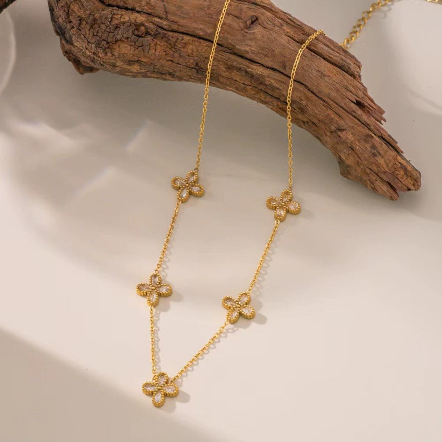 Gold Four-Leaf Crystal Clover Necklace JLTN1893