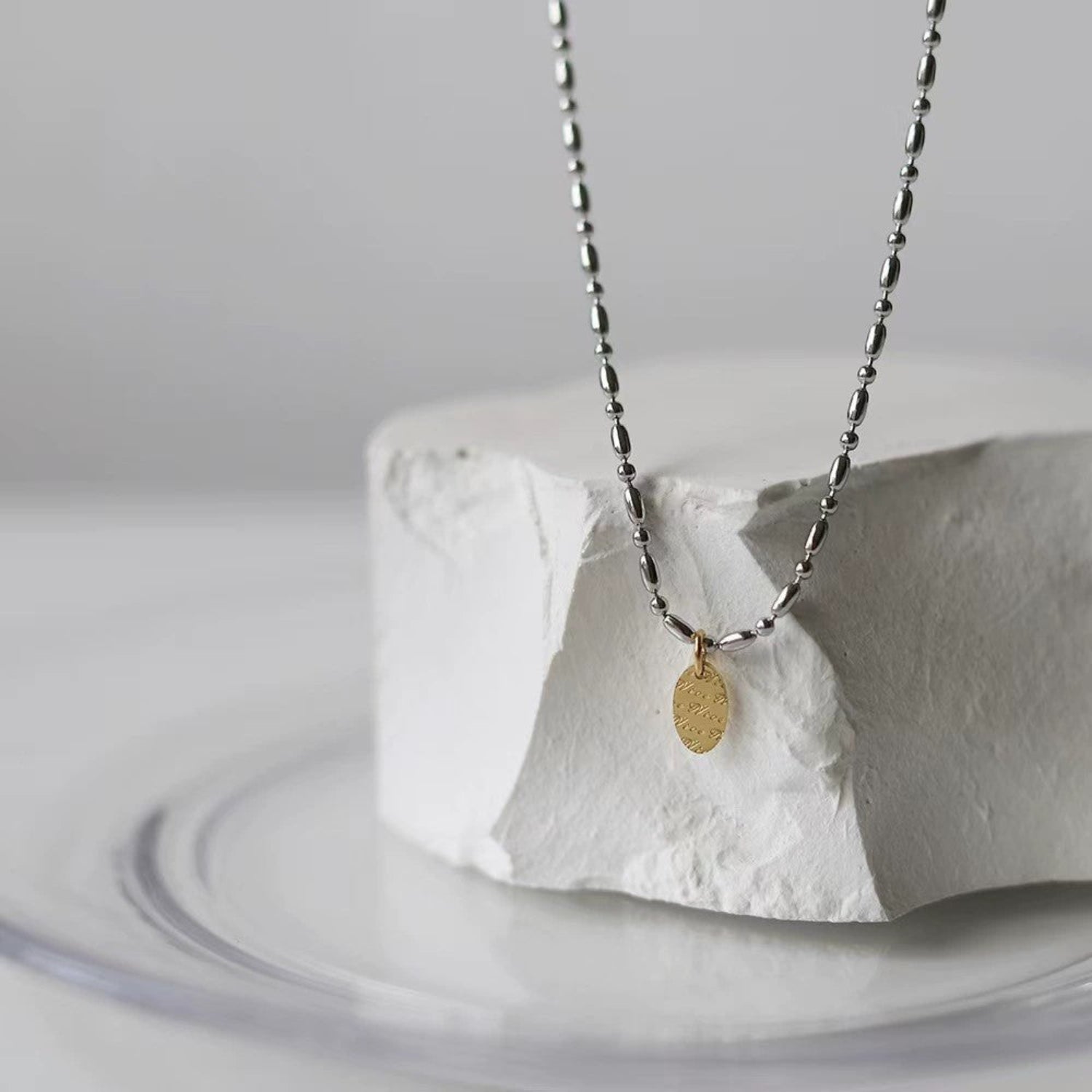 Gold Oval Medallion Silver Chain JLTN1898