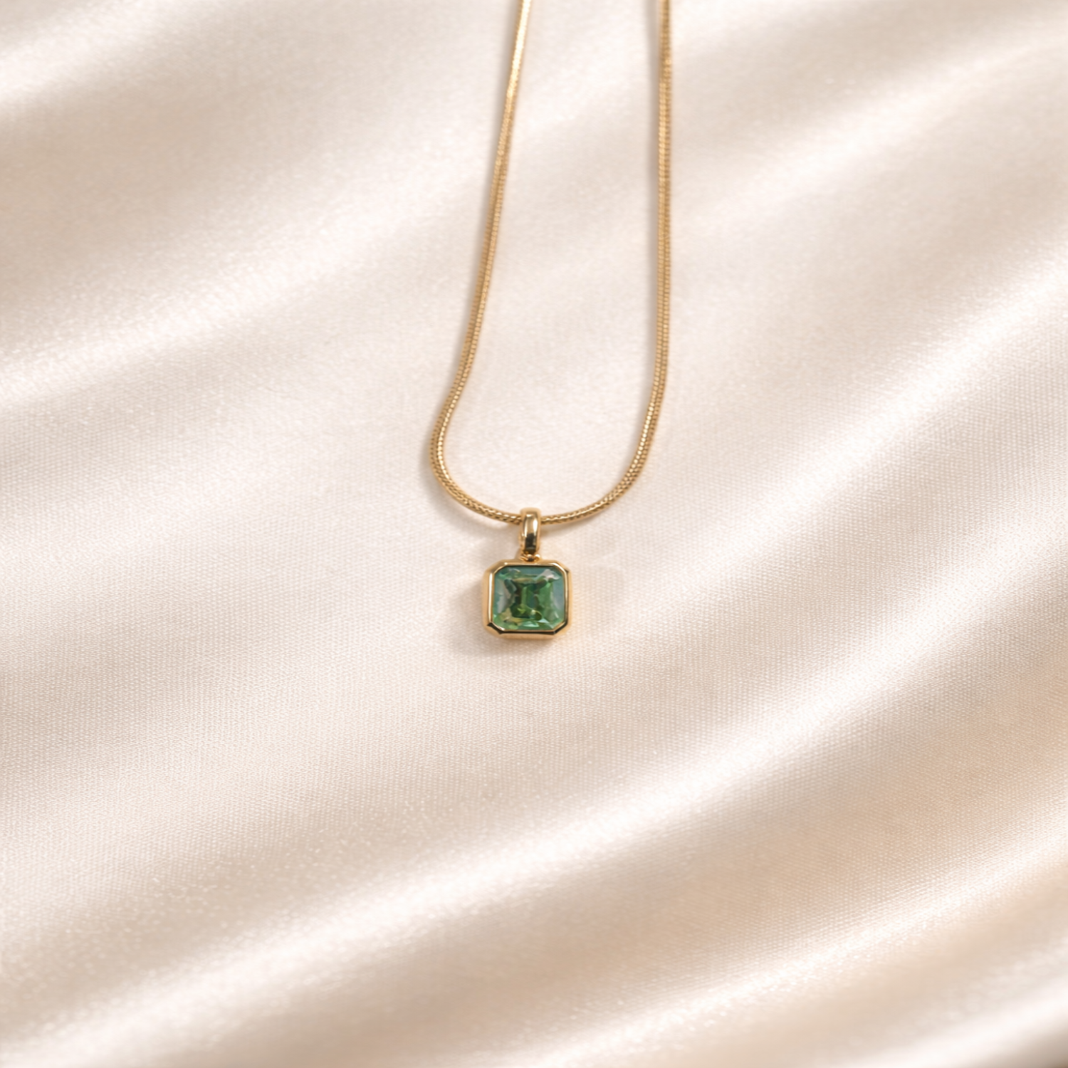 Emerald Blue Rectangular Pendant Necklace JLTN1909