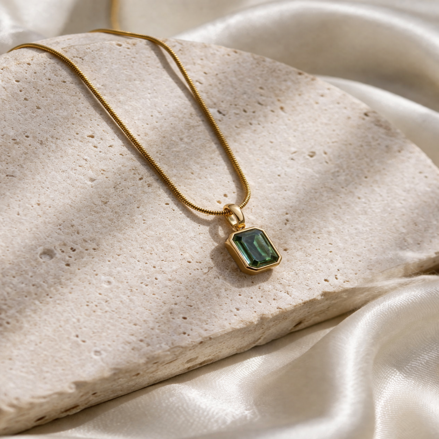 Emerald Blue Rectangular Pendant Necklace JLTN1909