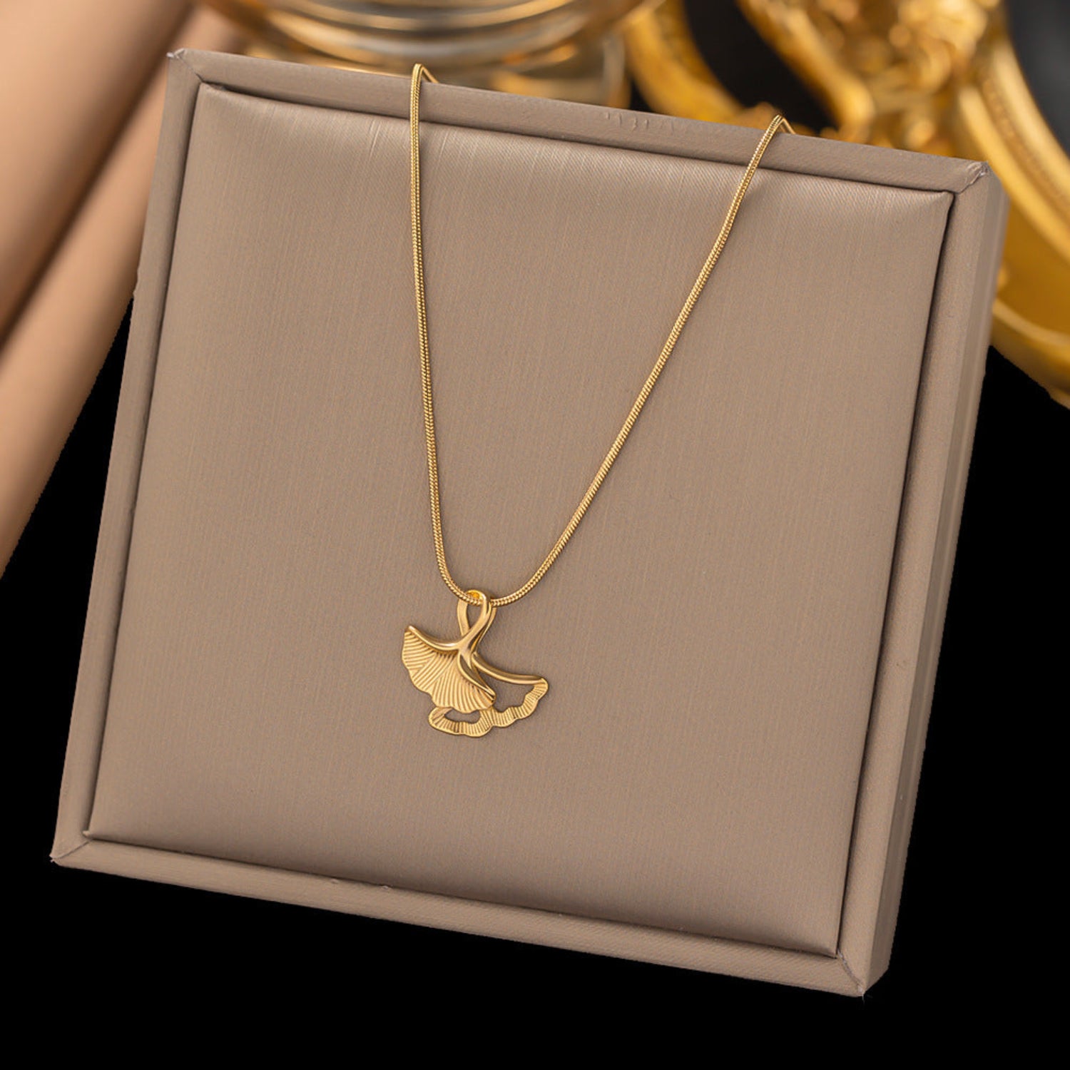 Gold Ginkgo Leaf Pendant Necklace JLTN1969