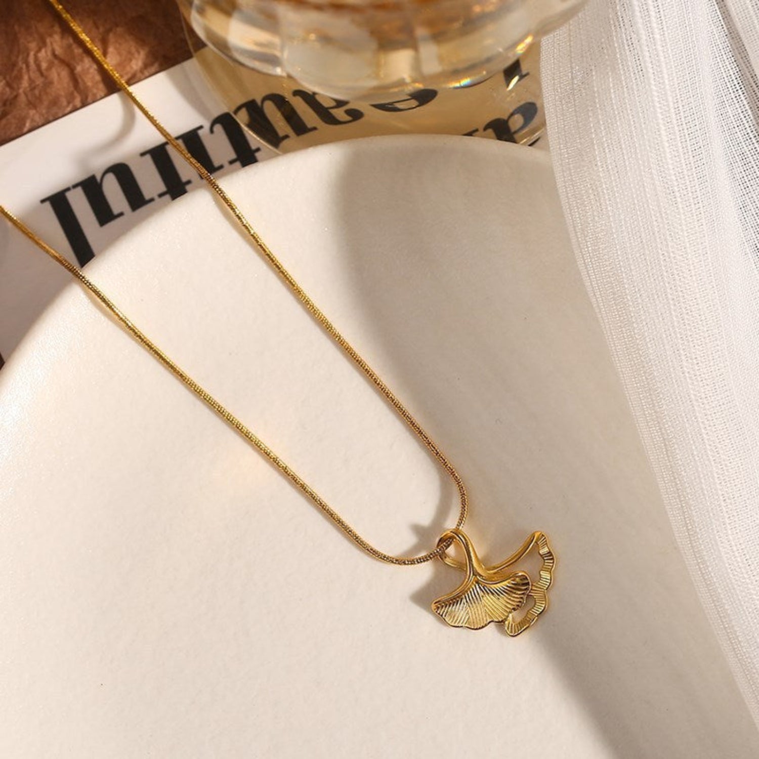 Gold Ginkgo Leaf Pendant Necklace JLTN1969