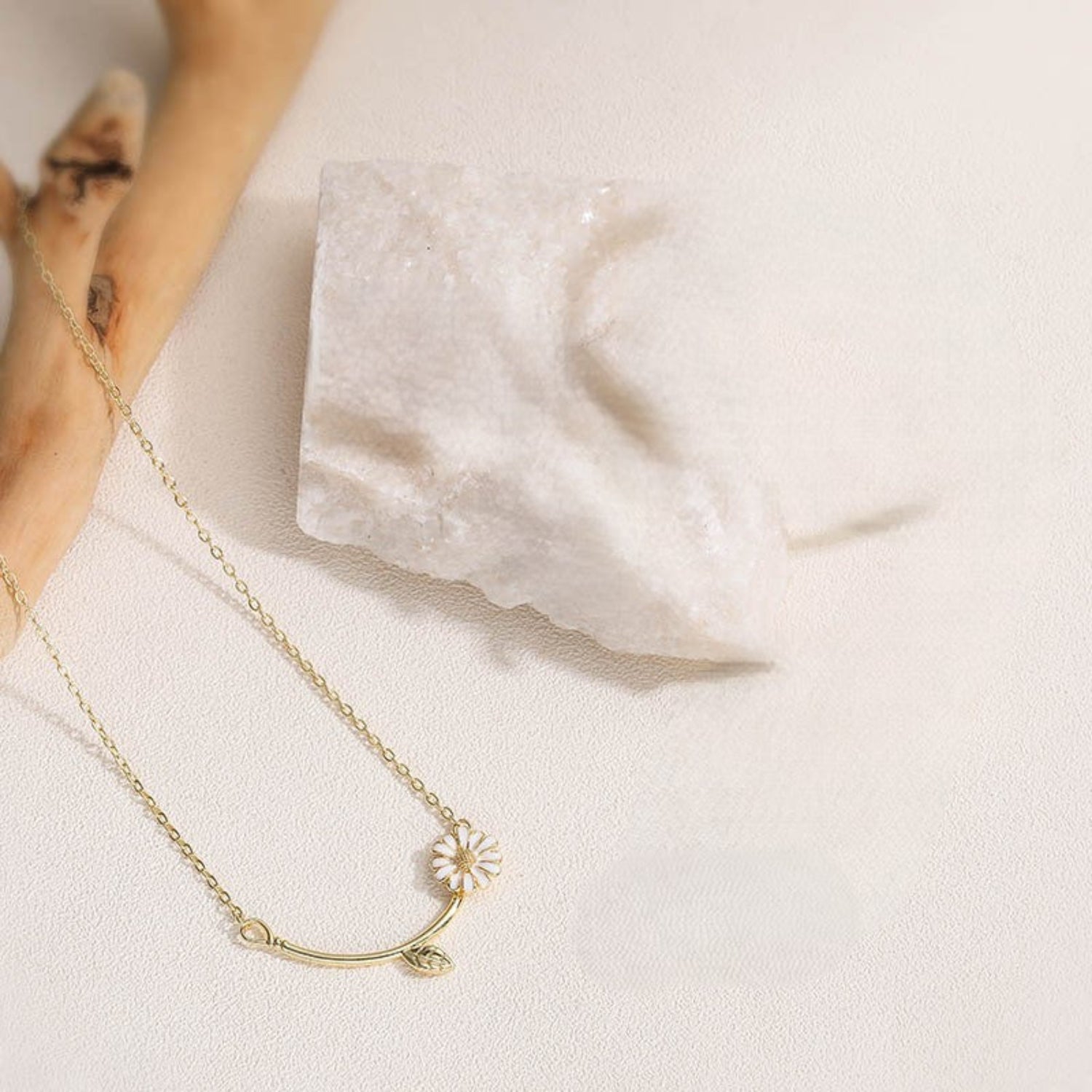 Gold Daisy Stem Necklace JLTN1972