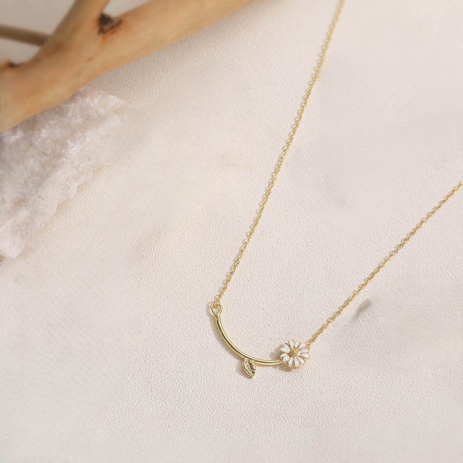 Gold Daisy Stem Necklace JLTN1972