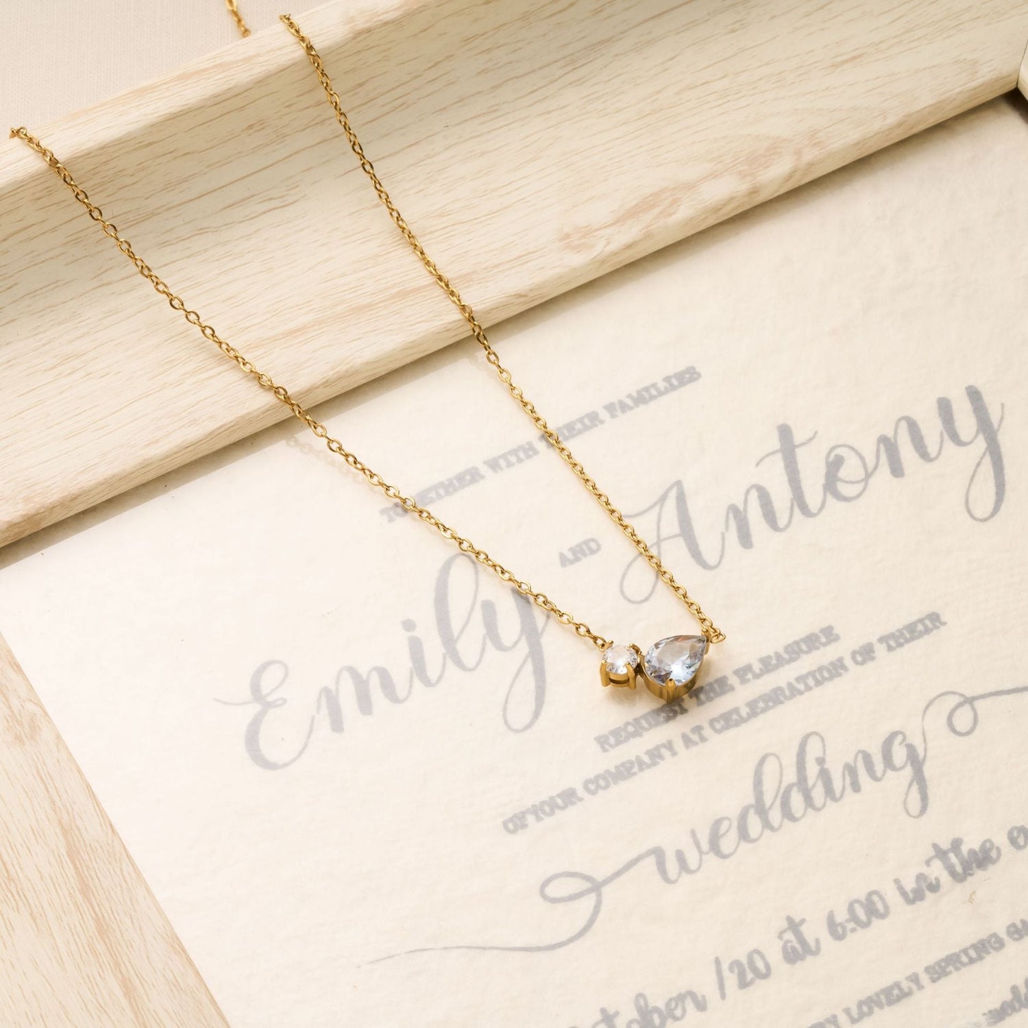 Gold Crystal Teardrop Pendant Necklace JLTN2005