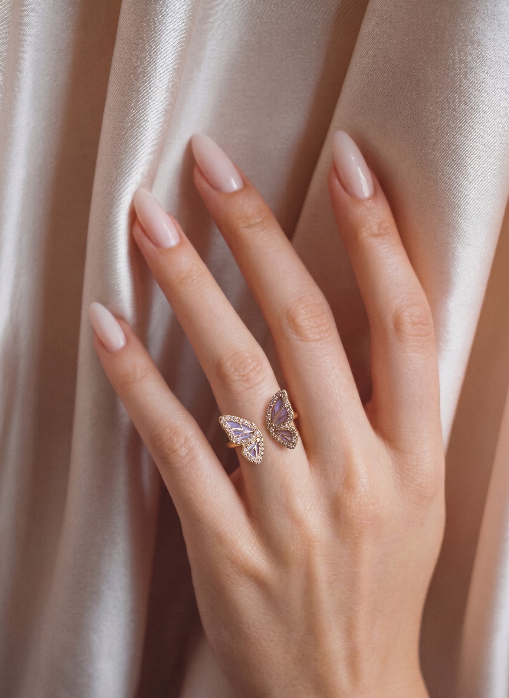 Just lil things Artificial Lilac Open Wing Butterfly – Sparkling Rings jltr0128