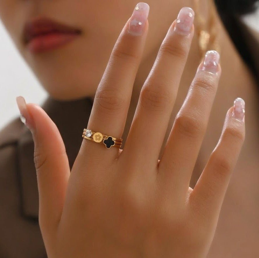 Trinity Motif Clove Black Enamel Gold Ring JLTR0430