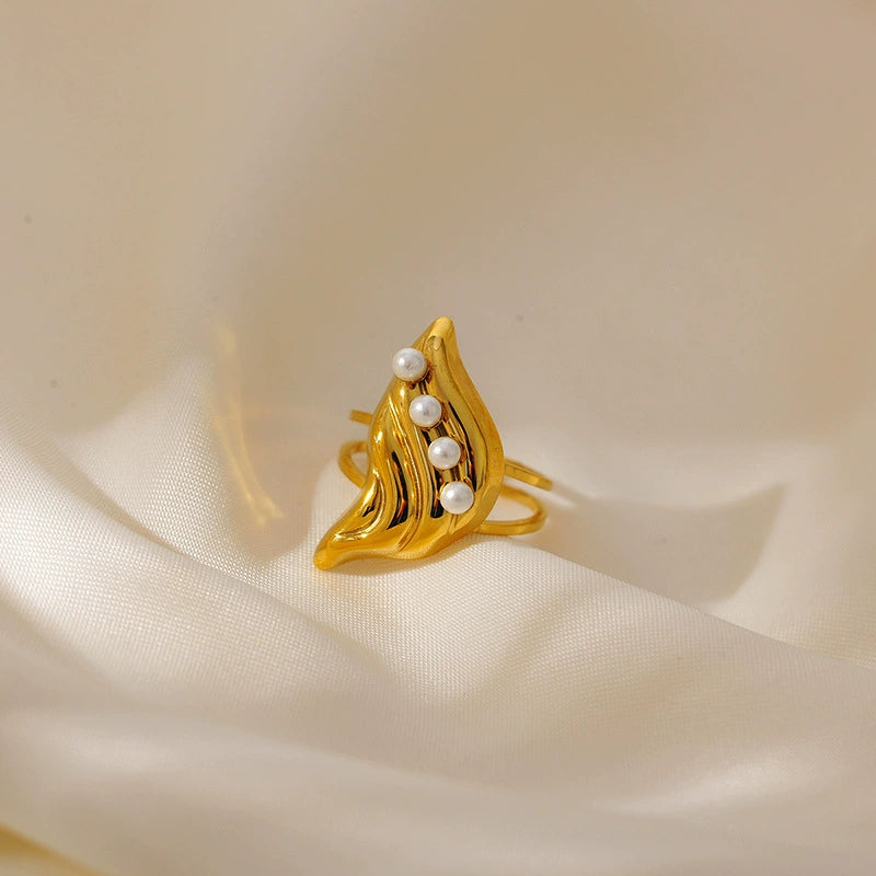 Nature-Inspired Gold Ring with Pearl Embellishments JLTR0483