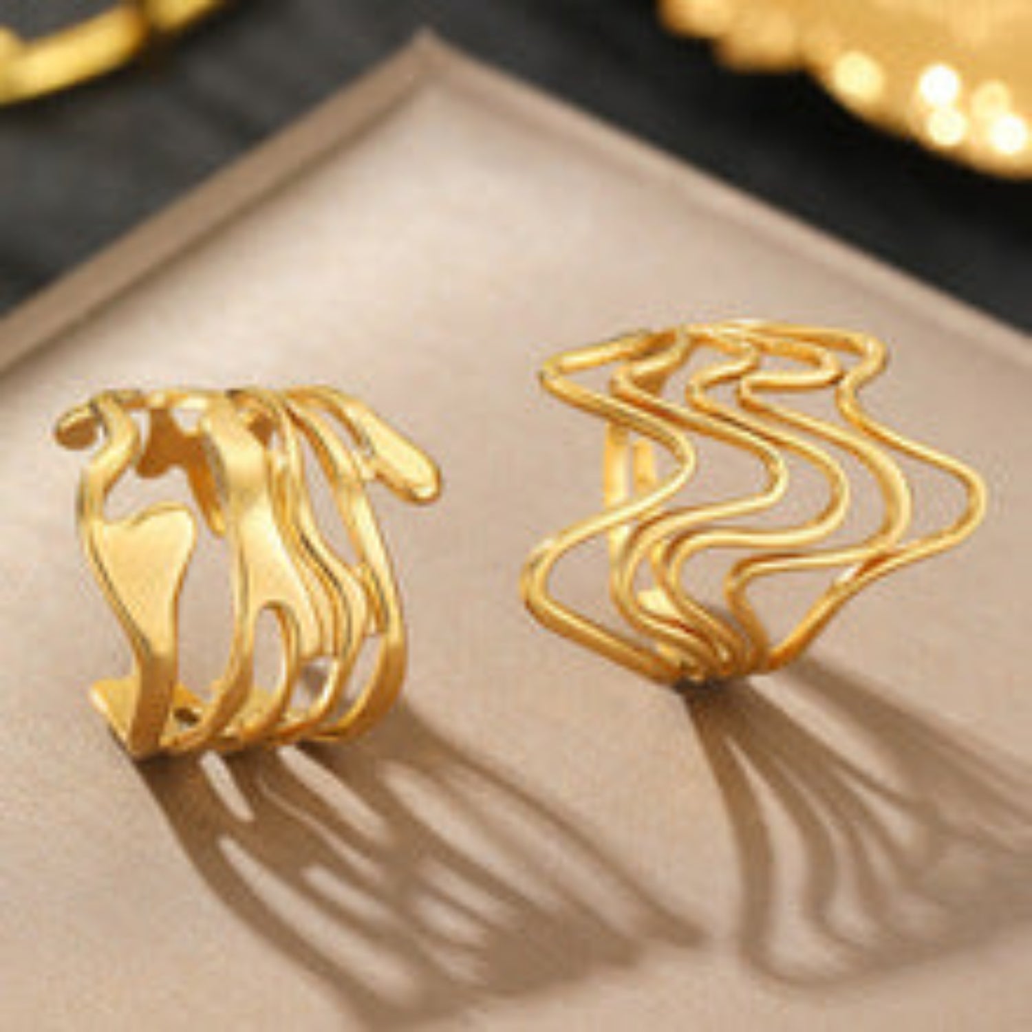 Fluid Abstract and Wavy Outline Adjustable Ring set JLTR0510