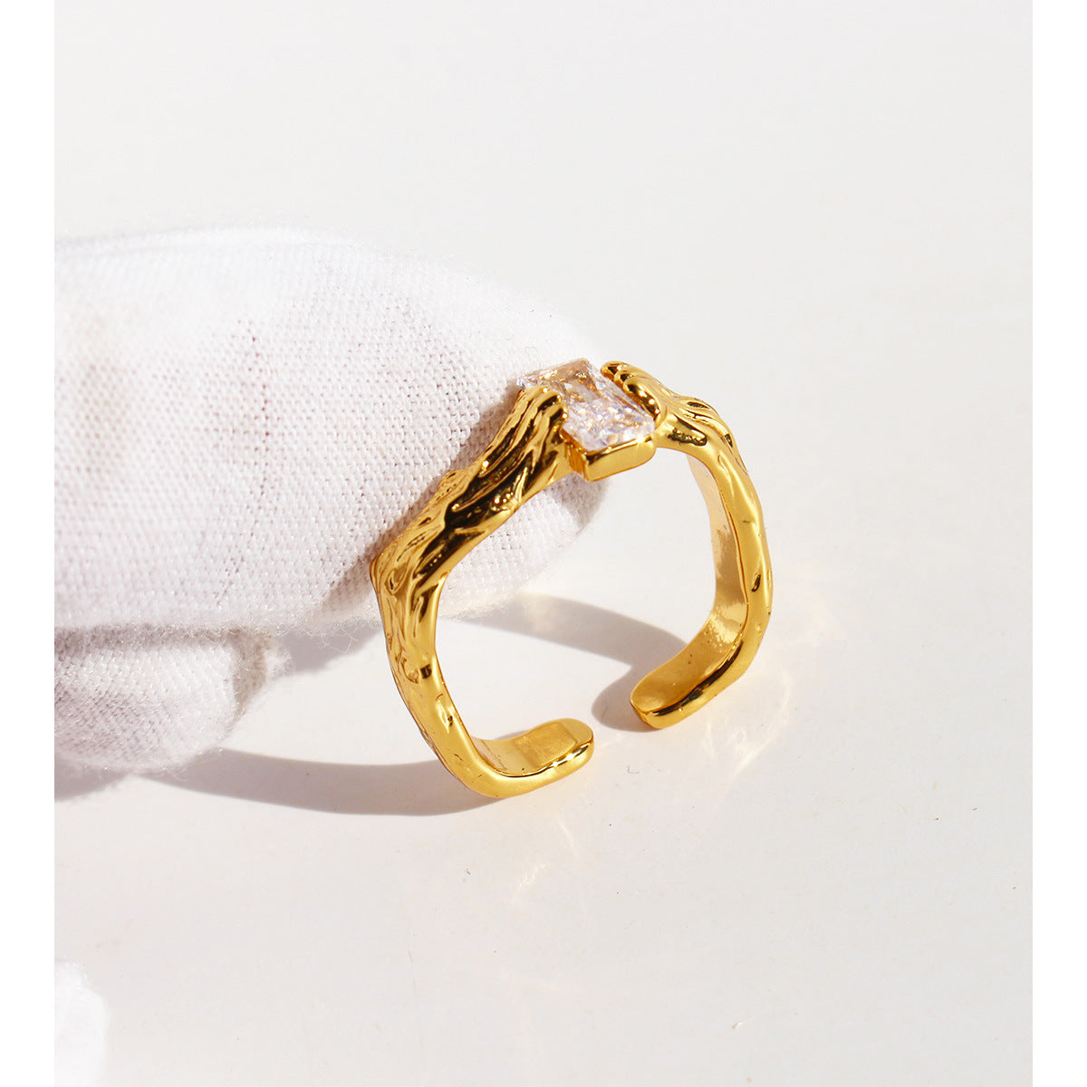 Sculpted Luxe Baguette Ring JLTR0589