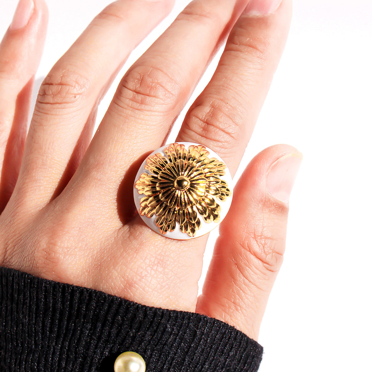 Vintage Floral Gold Motif Ring JLTR0597