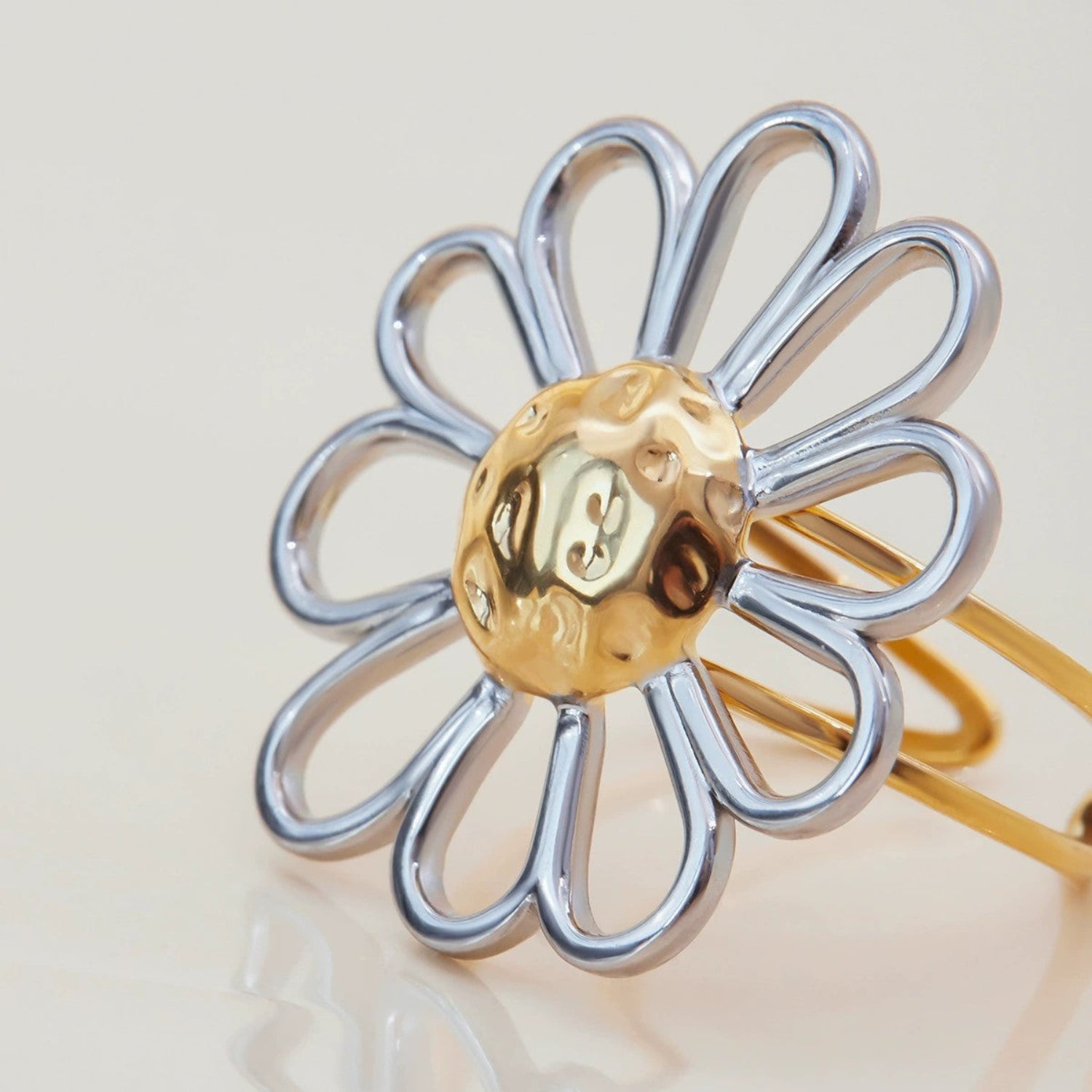 Bold Daisy Dual-Tone Adjustable Ring JLTR0618