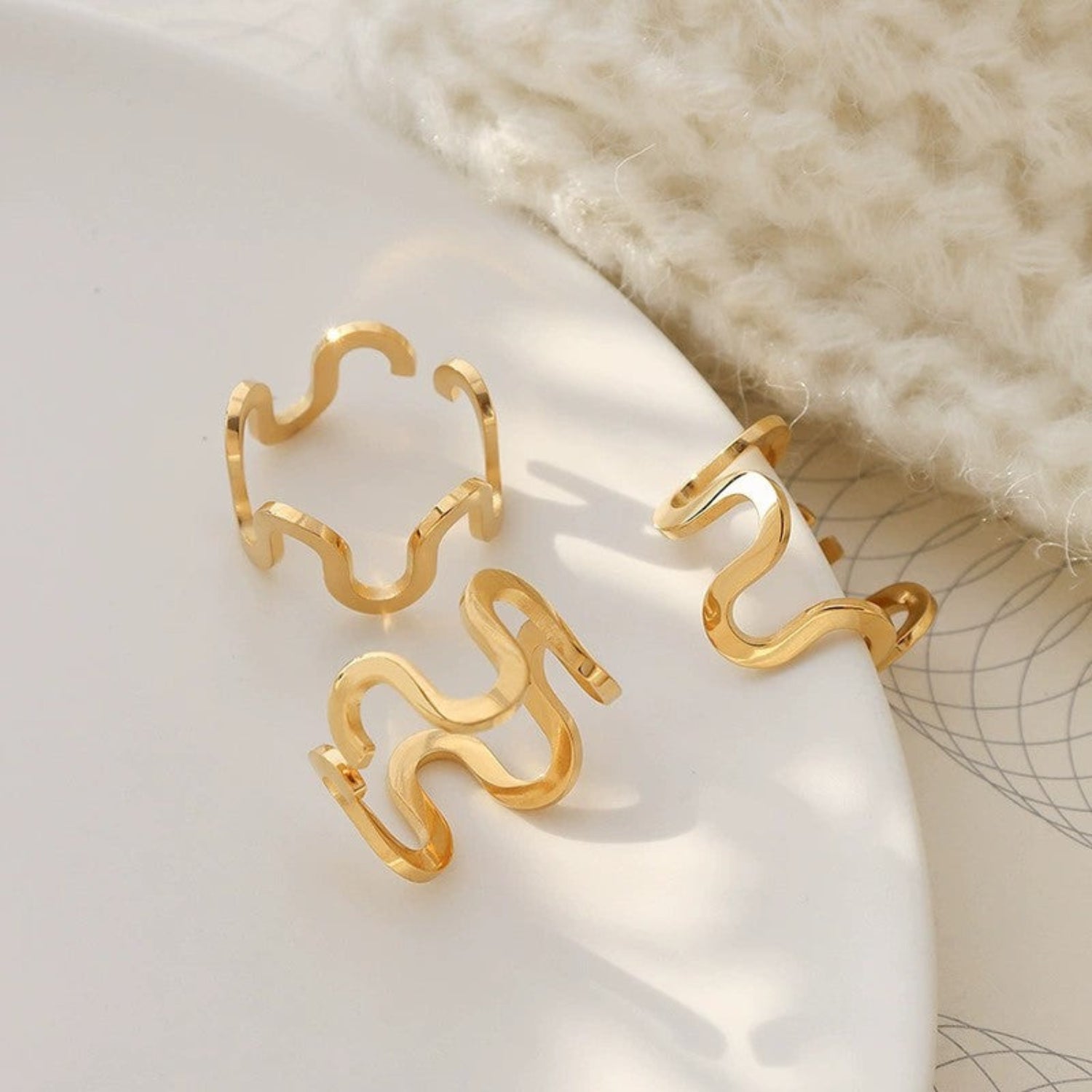 Wavy Line Open Gold Ring JLTR0636