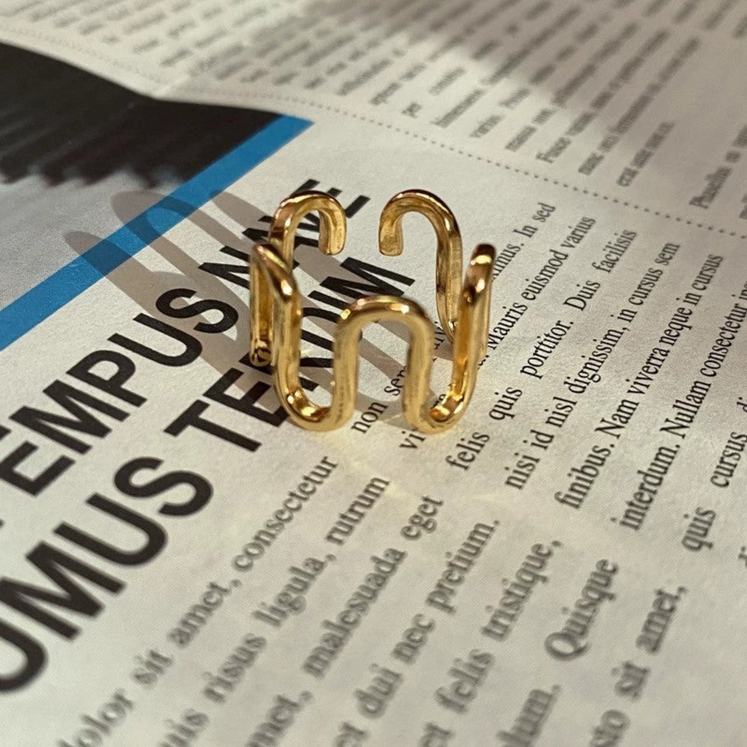 Wavy Line Open Gold Ring JLTR0636