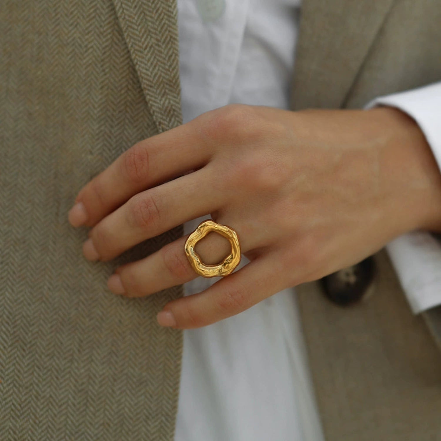 Modern Abstract Wave Gold Ring JLTR0648