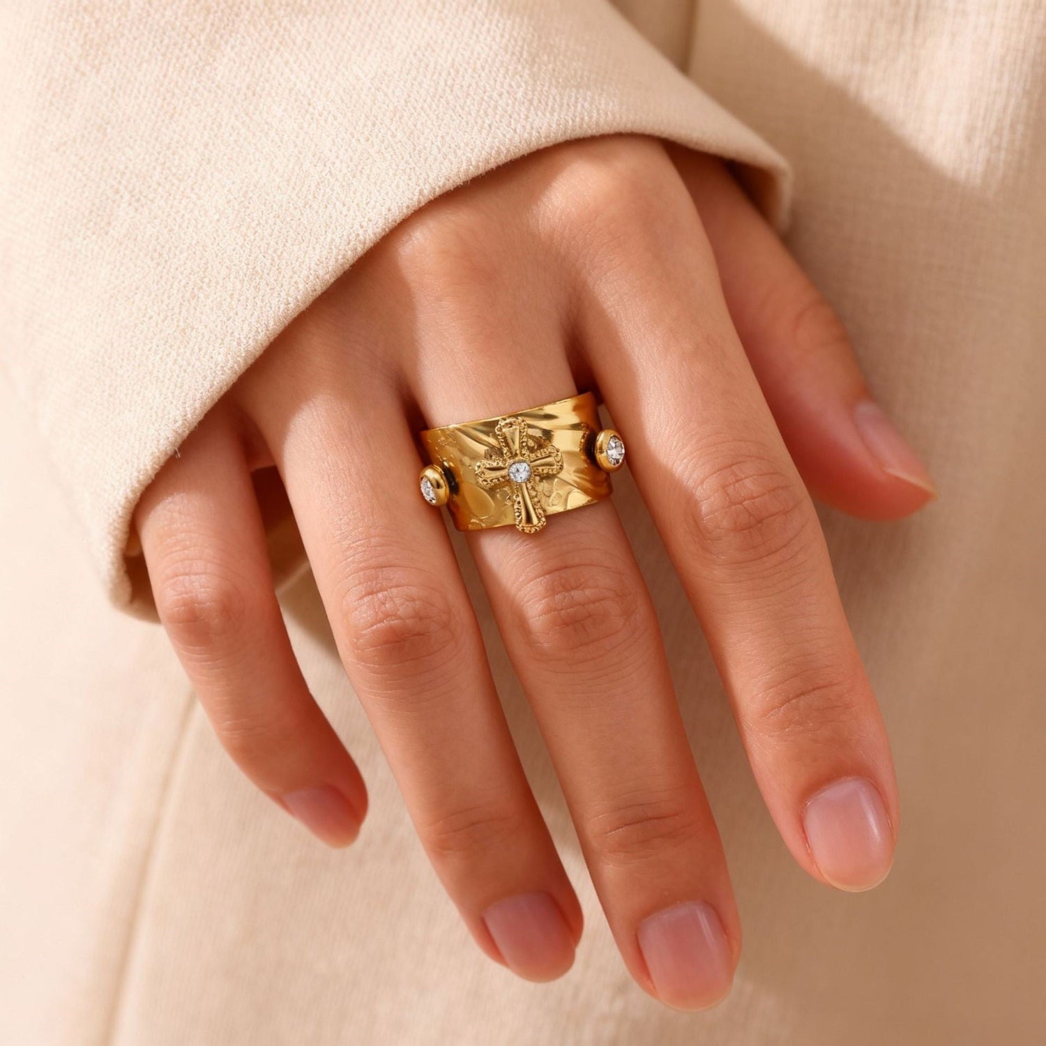 Gold Spinner Cross Band Ring JLTR0723