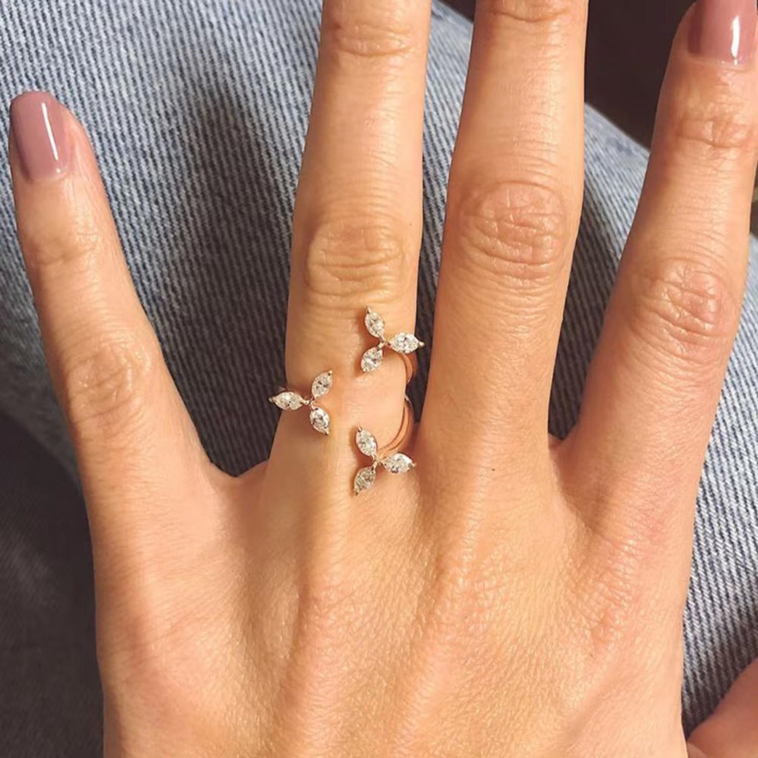 Gold Floral White Crystal Ring JLTR0740