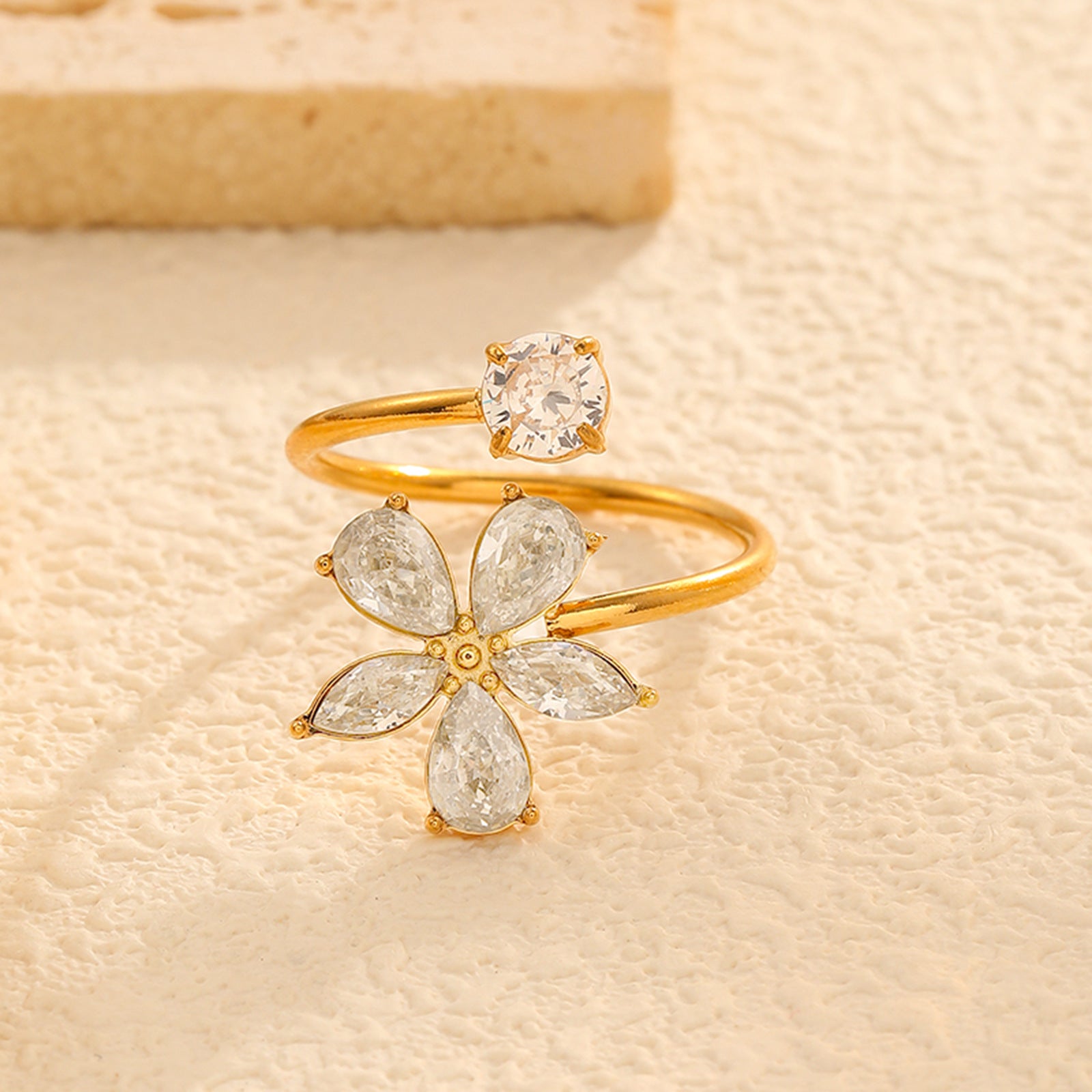 Sparkling Floral Open Gold Ring JLTR0783