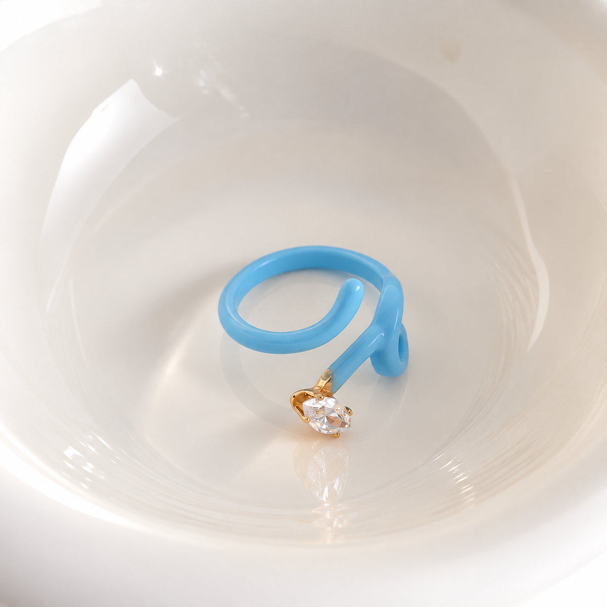 Blue Spiral Crystal Ring JLTR0827