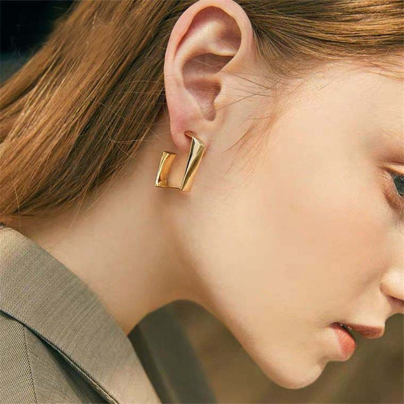 just-lil-things-pin-earring-gold-earring-jlt10500