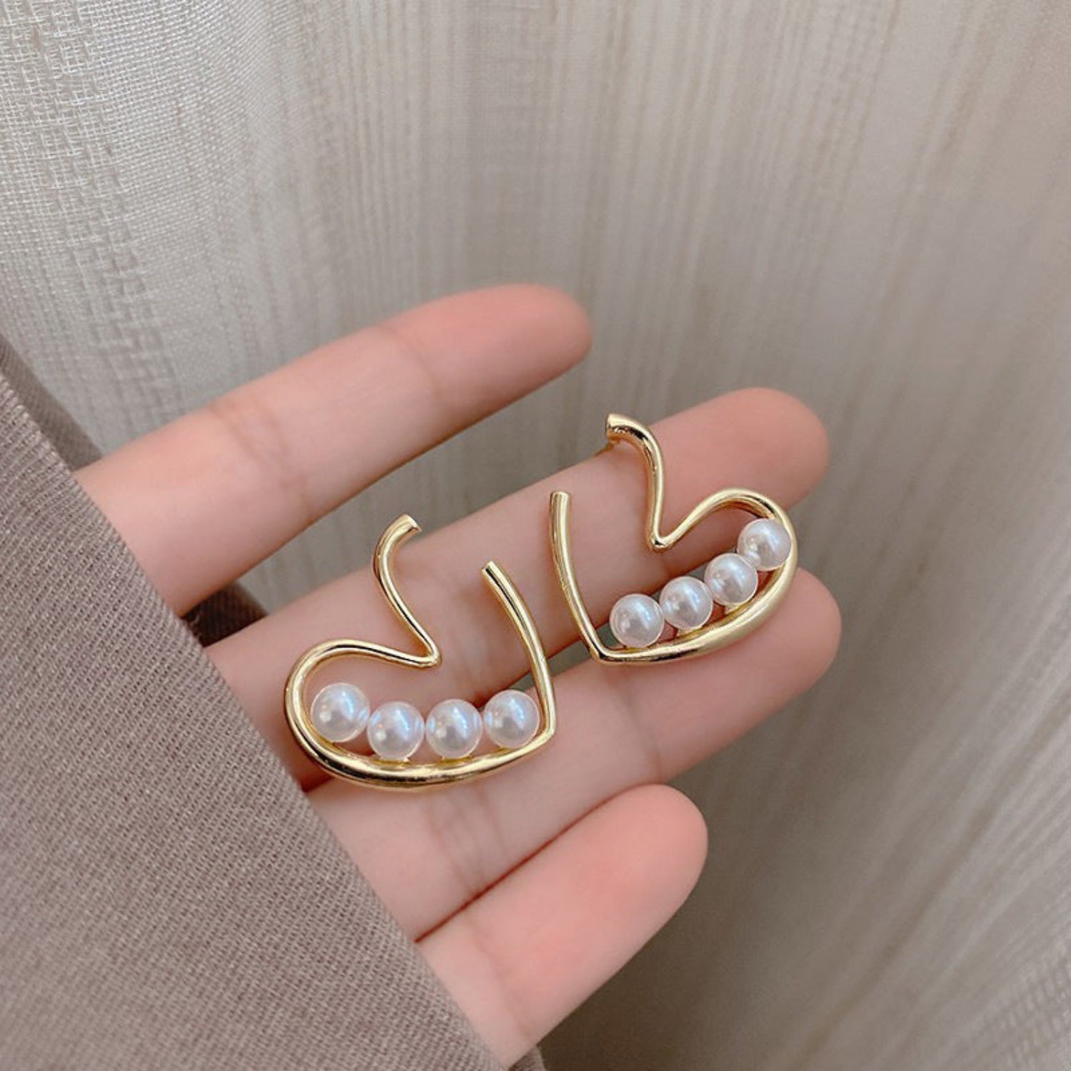 Gold Pearl Heart Pin Earring JLT11477