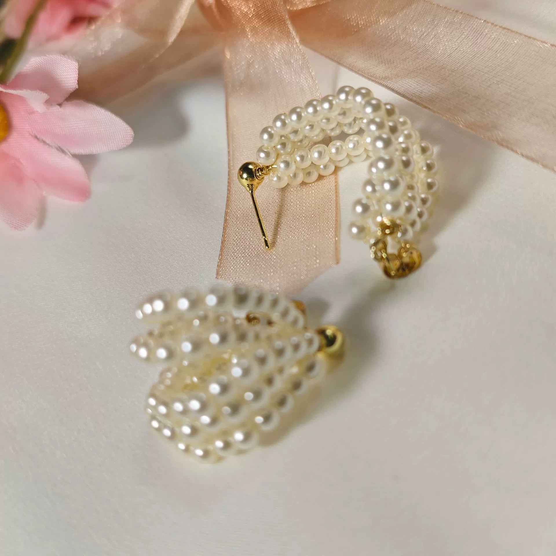 Statement Clustered Pearl Hoop Earrings jlt11768