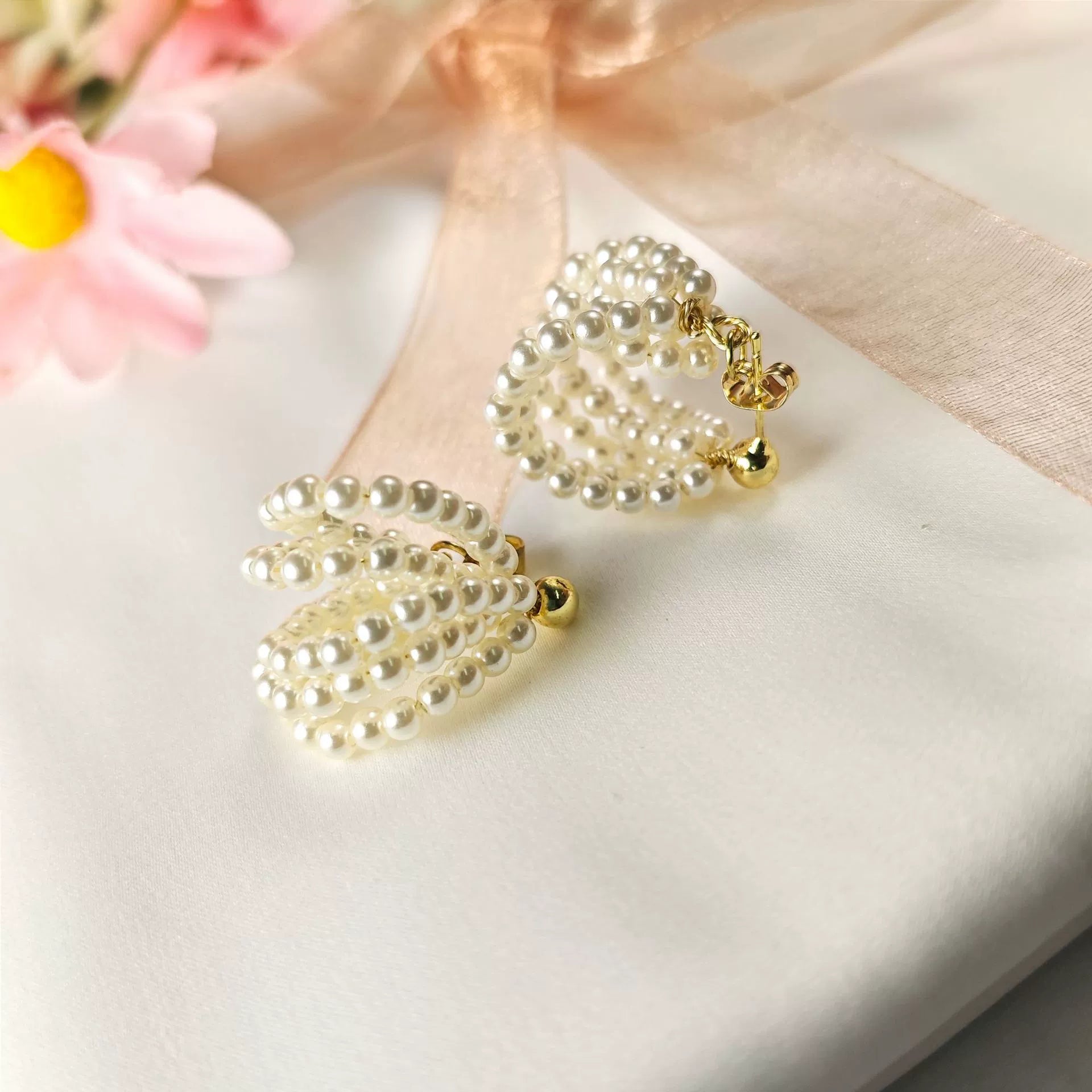 Statement Clustered Pearl Hoop Earrings jlt11768